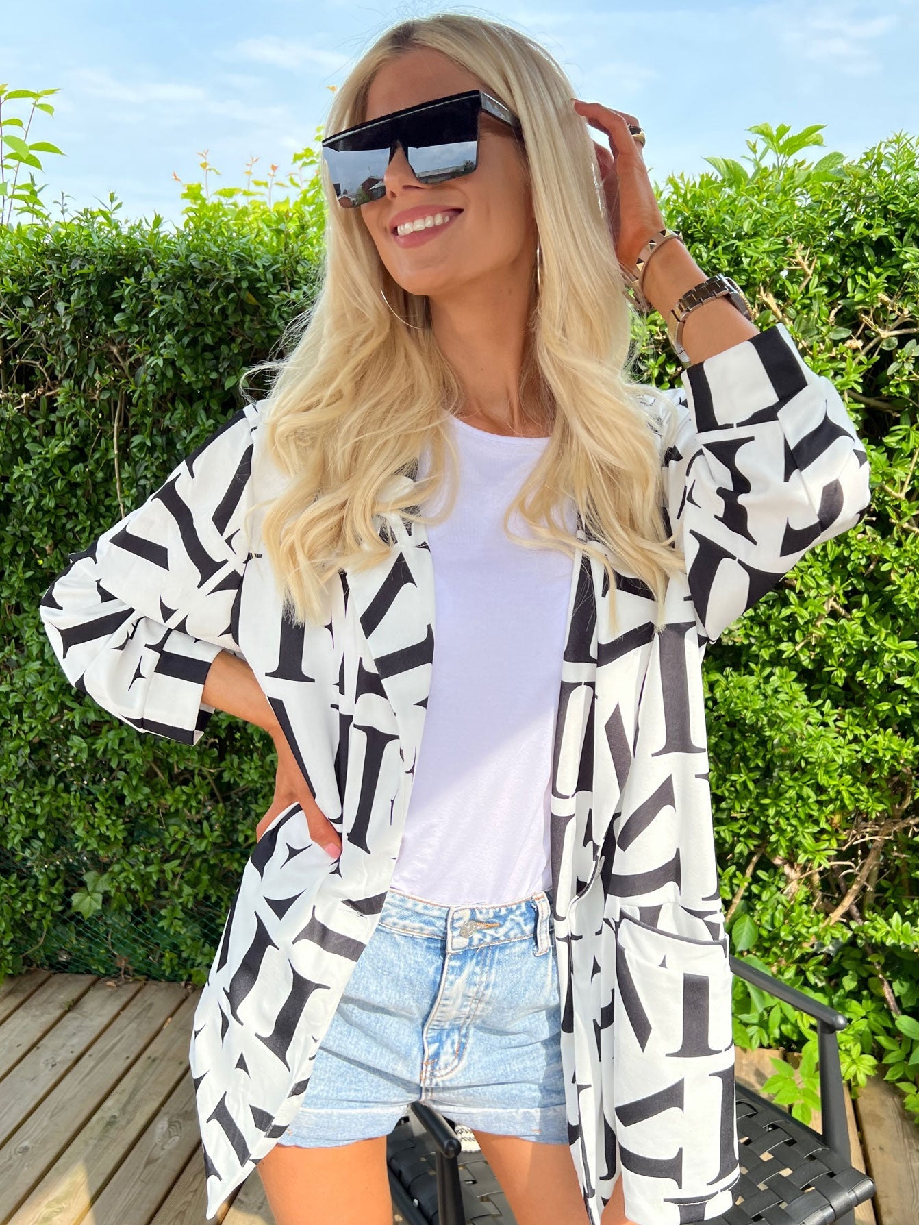 Alberte - Blazer med vit skrift