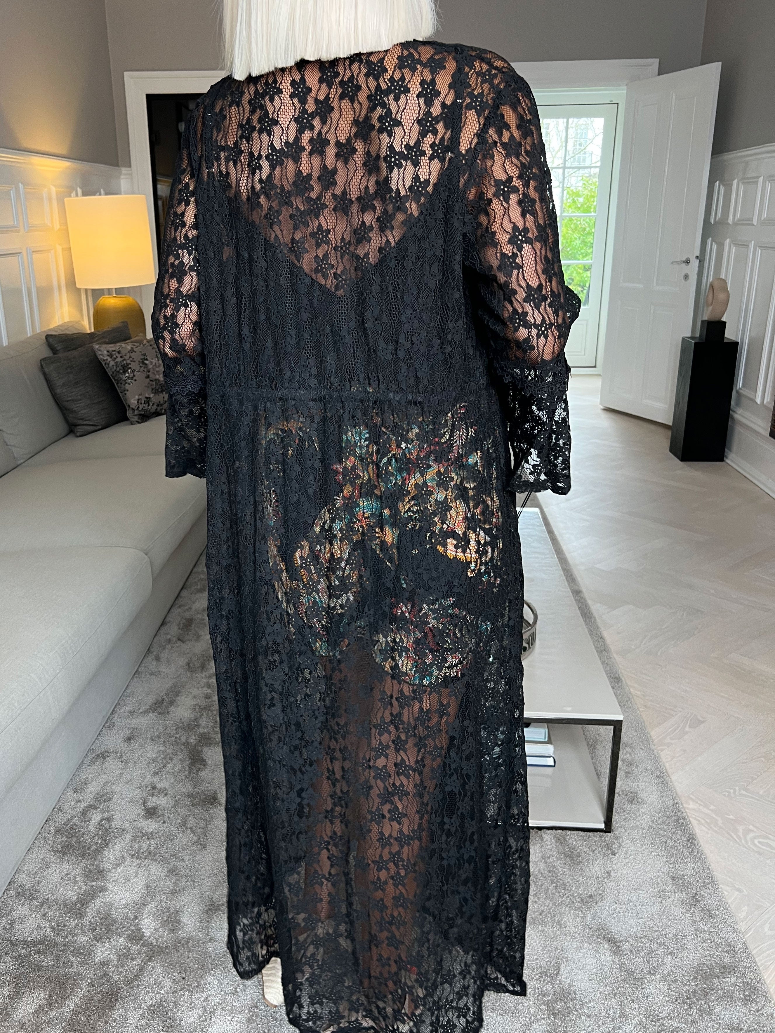 Aleyan - Lång kimono med spets