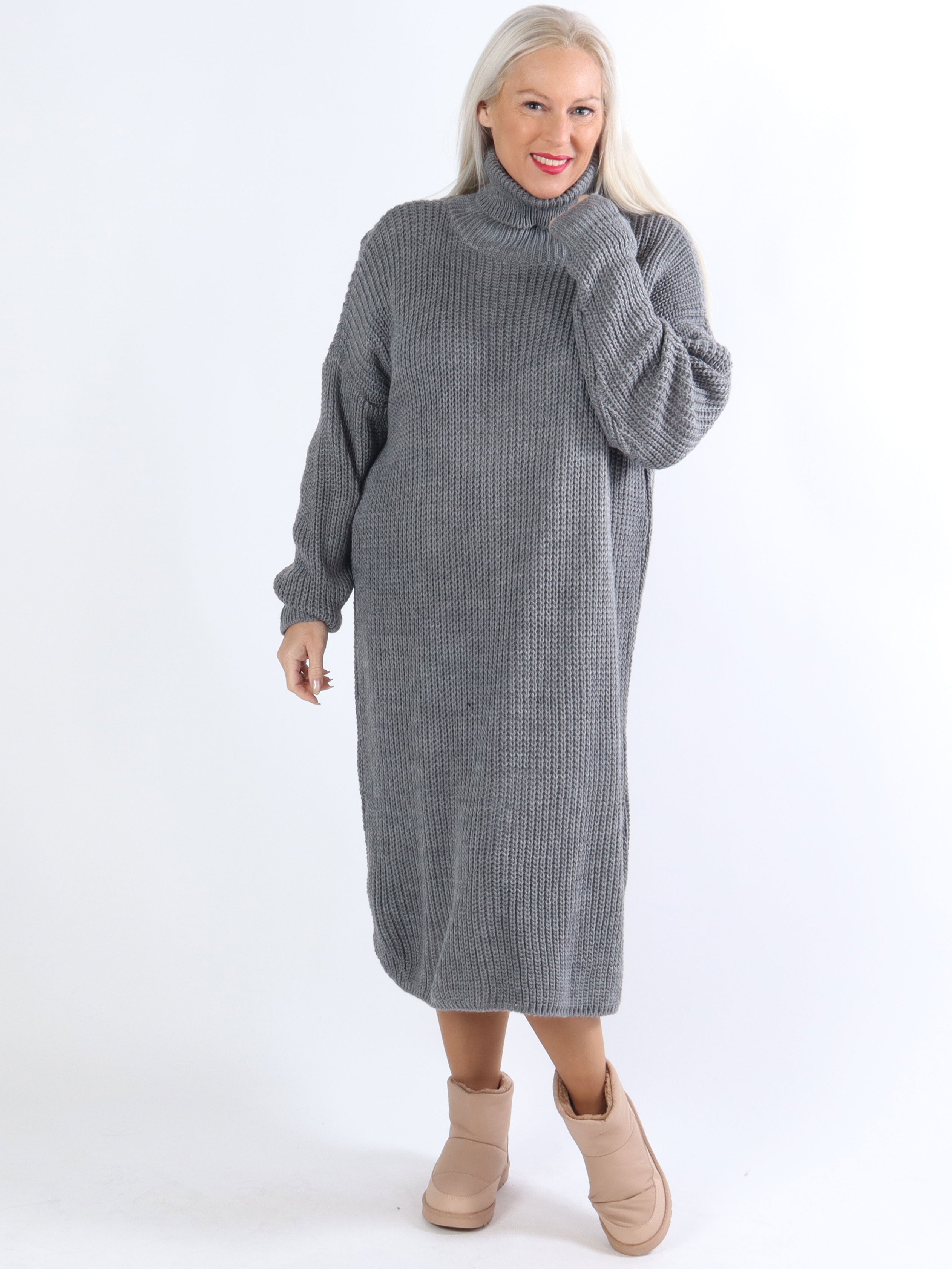 Alice - Plus size stickad klänning med rullhals