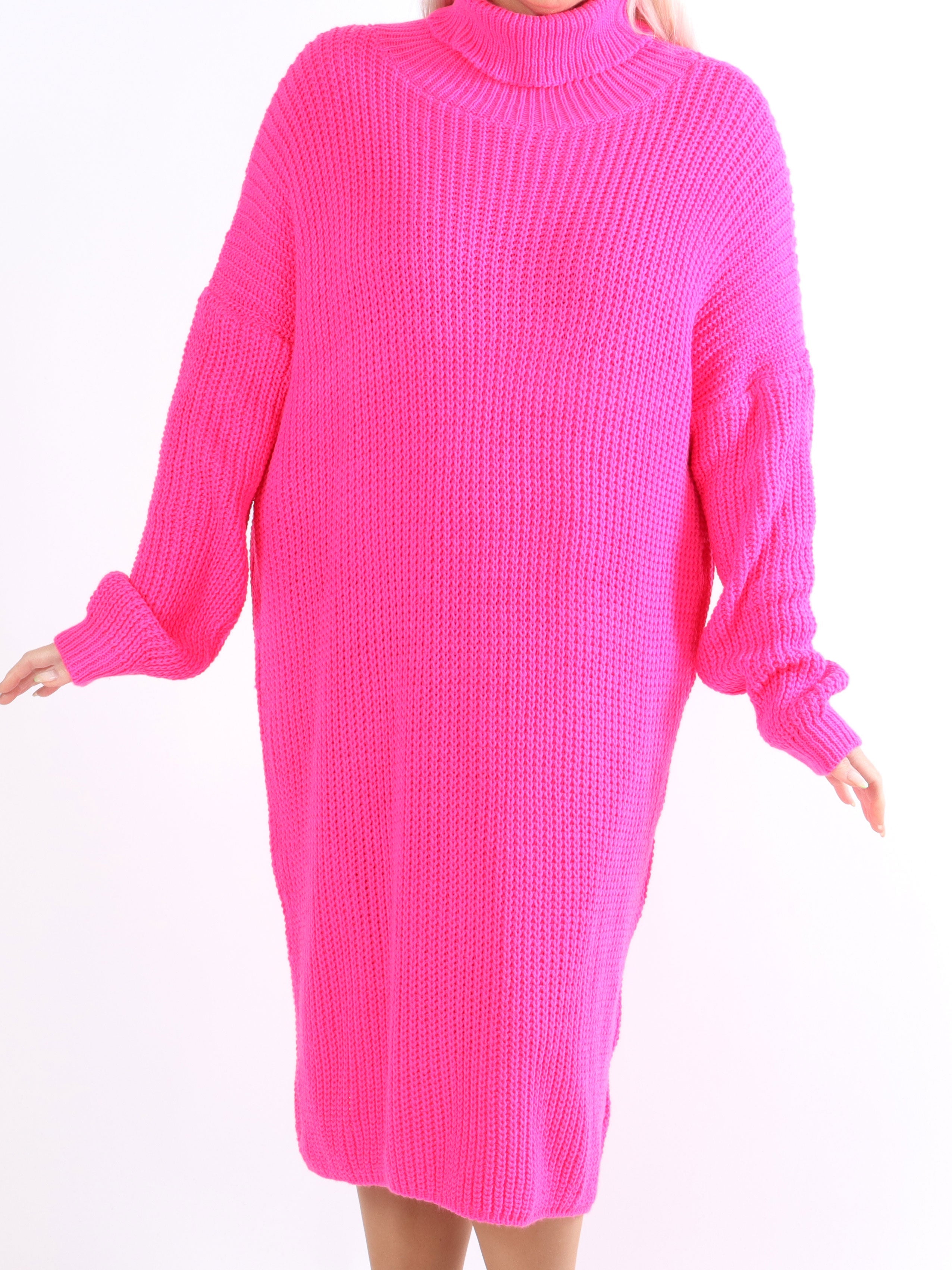 Alice - Plus size stickad klänning med rullhals