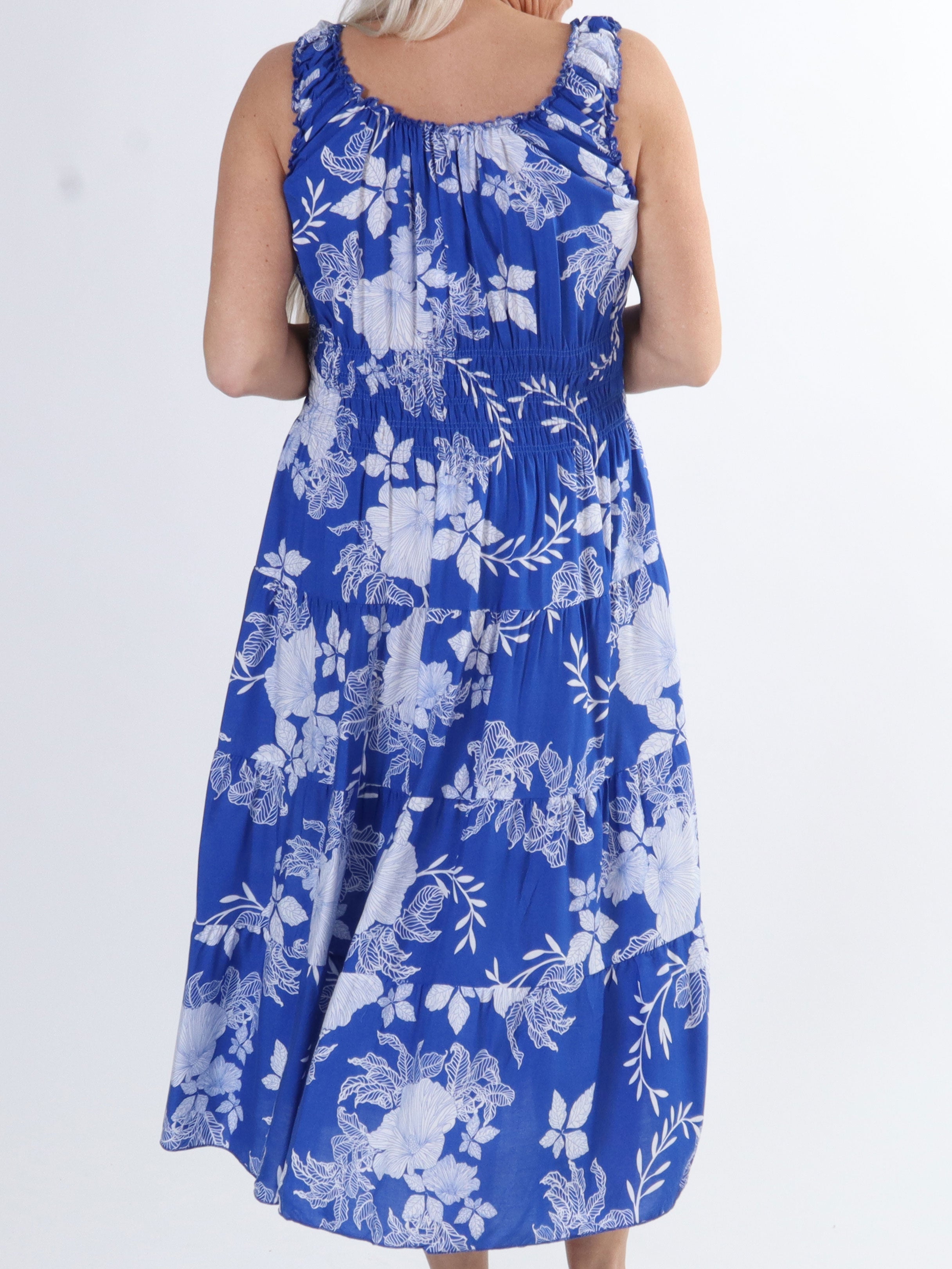 Alicia flower short - Lång plus size klänning med smock och blommigt tryck