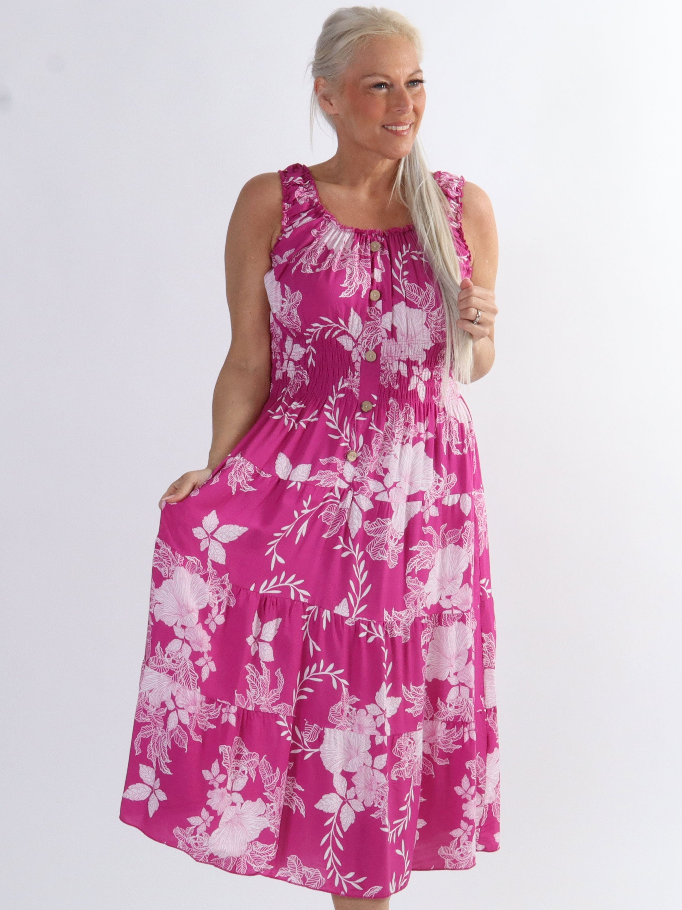 Alicia flower short - Lång plus size klänning med smock och blommigt tryck