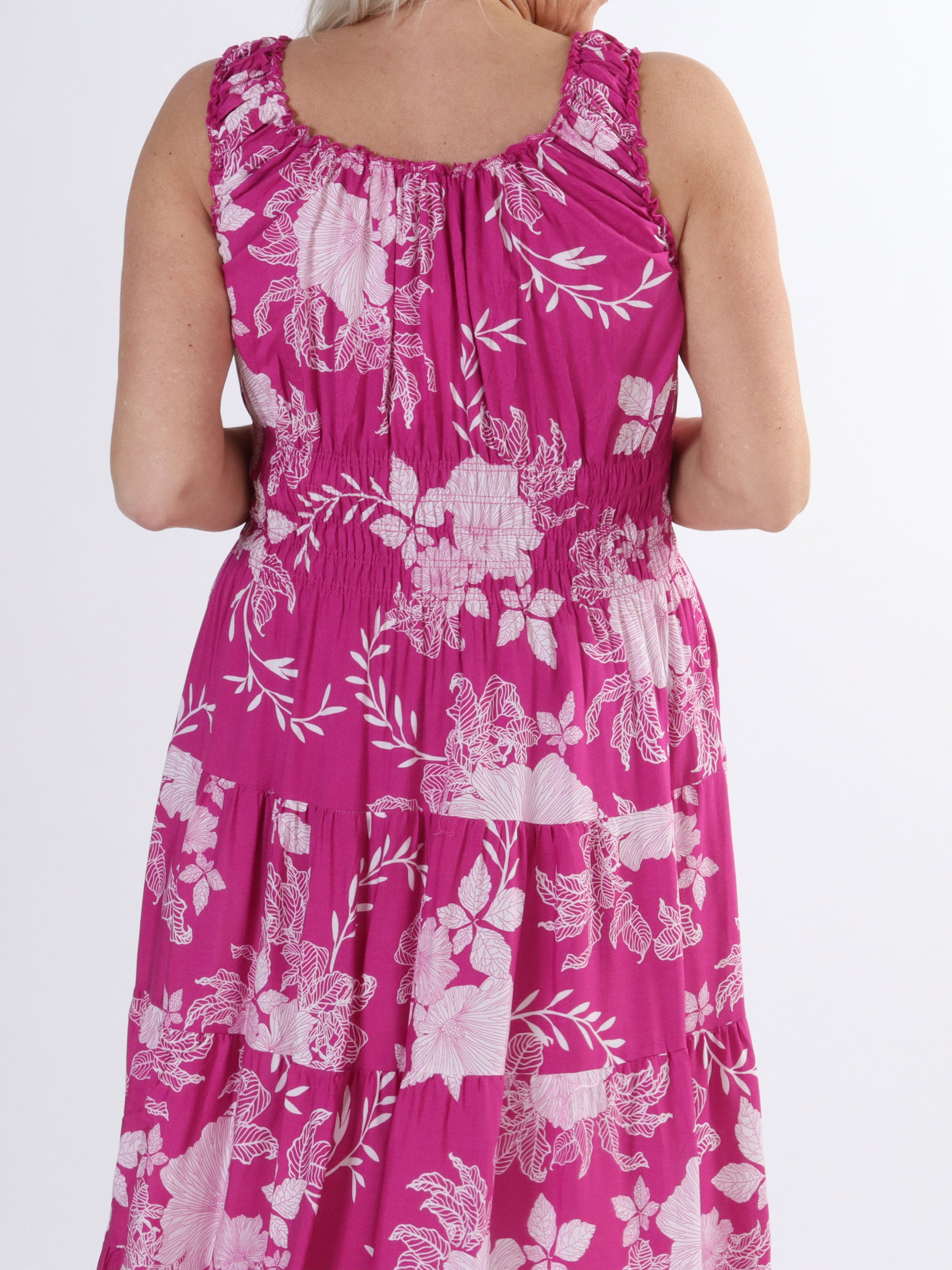 Alicia flower short - Lång plus size klänning med smock och blommigt tryck