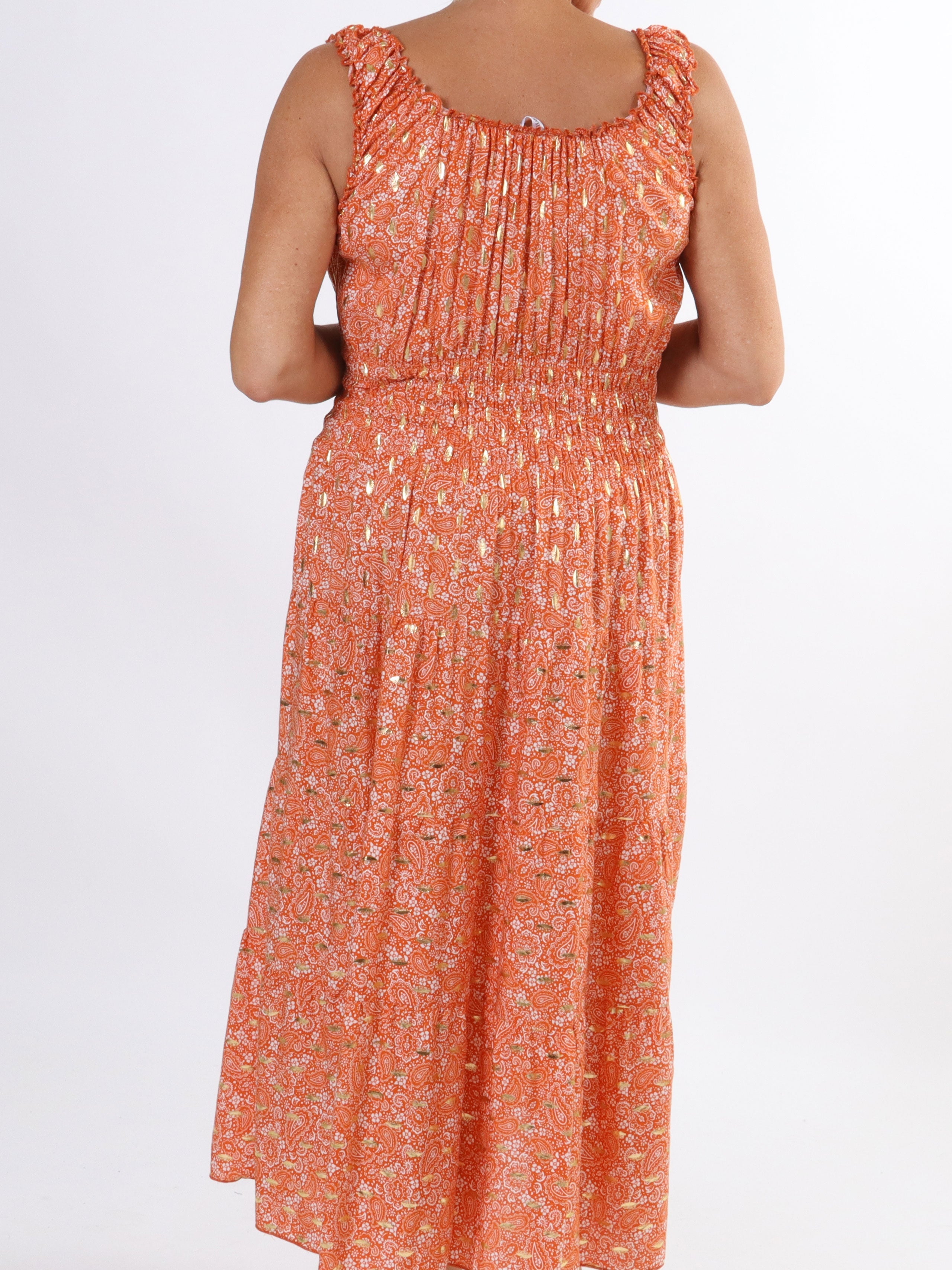 Alicia Paisley - Lång viskosklänning med band och paisleymönster i plus size