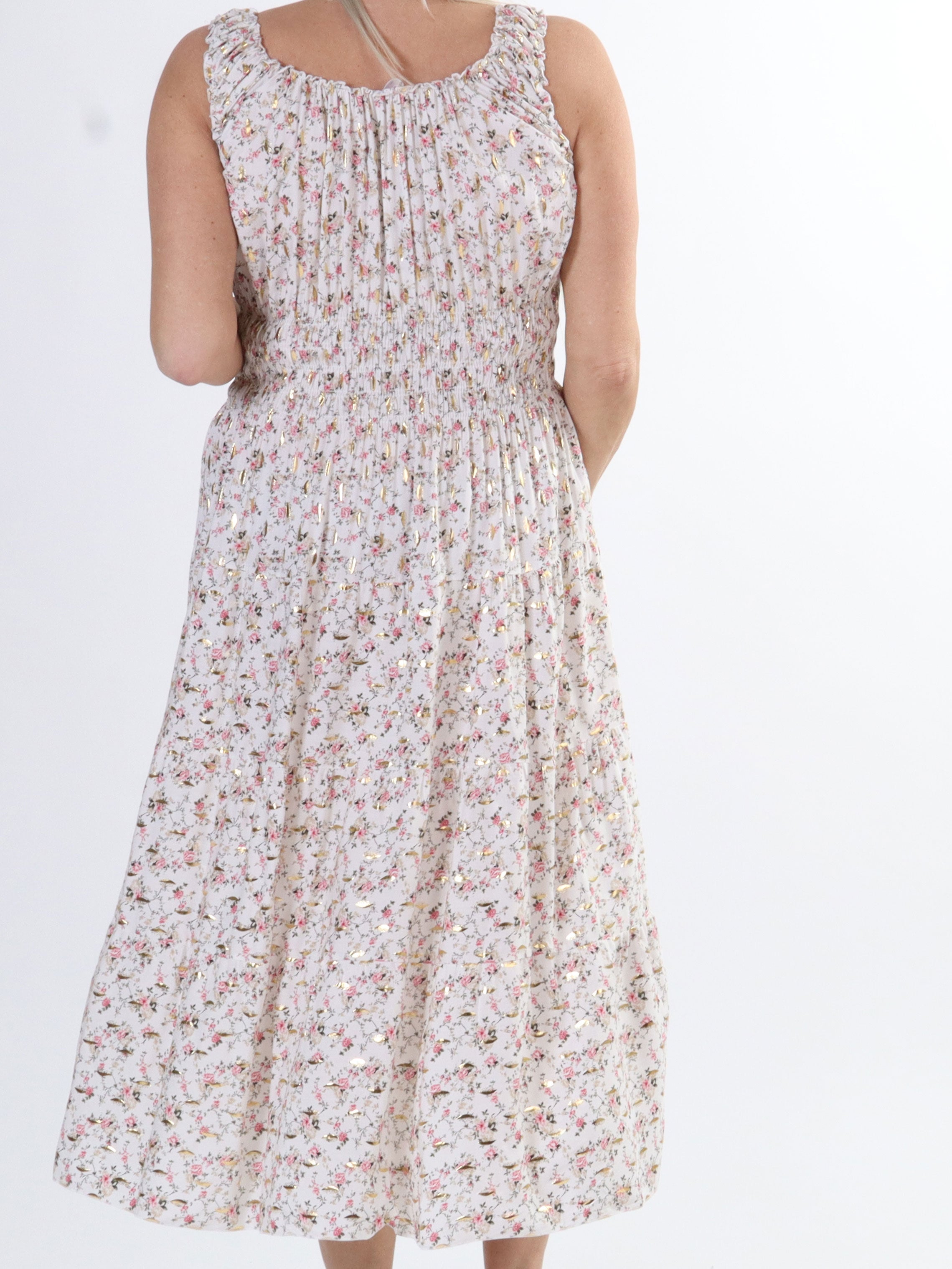 Alicia spring short - Söt plus size blommig klänning i viskos med smock