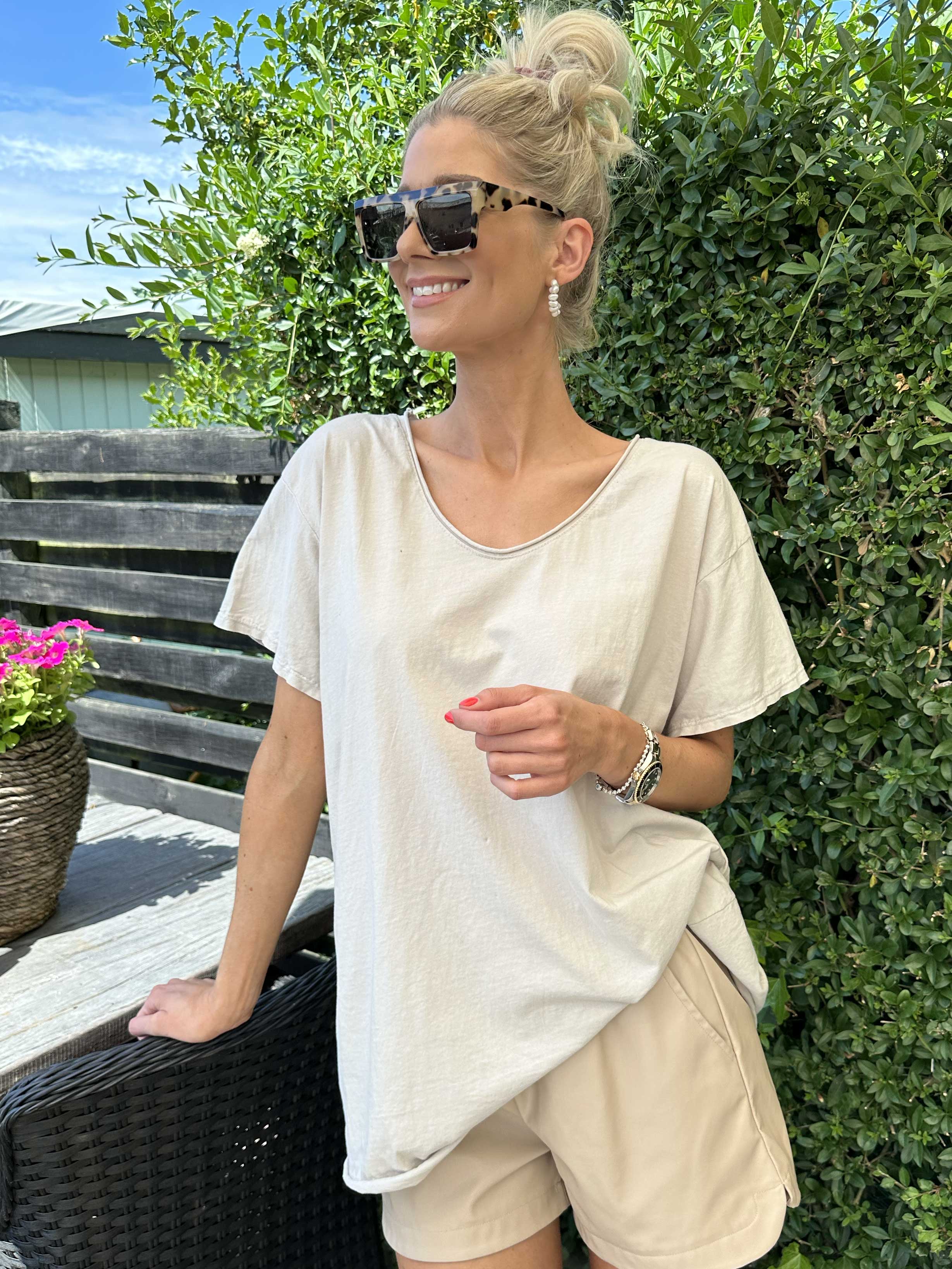 Alison - T-shirt med V-ringning i bomull - Black