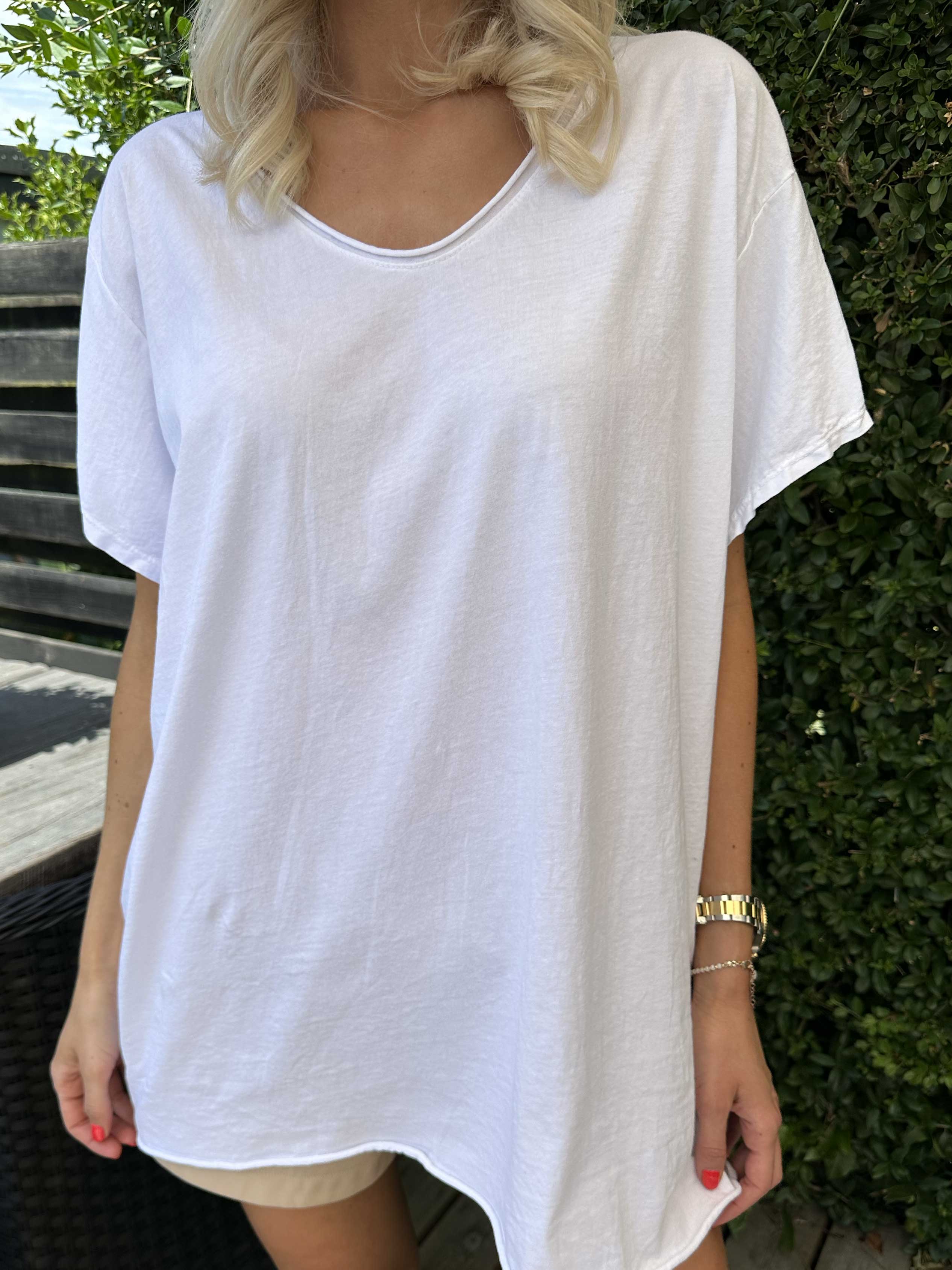 Alison - T-shirt med V-ringning i bomull