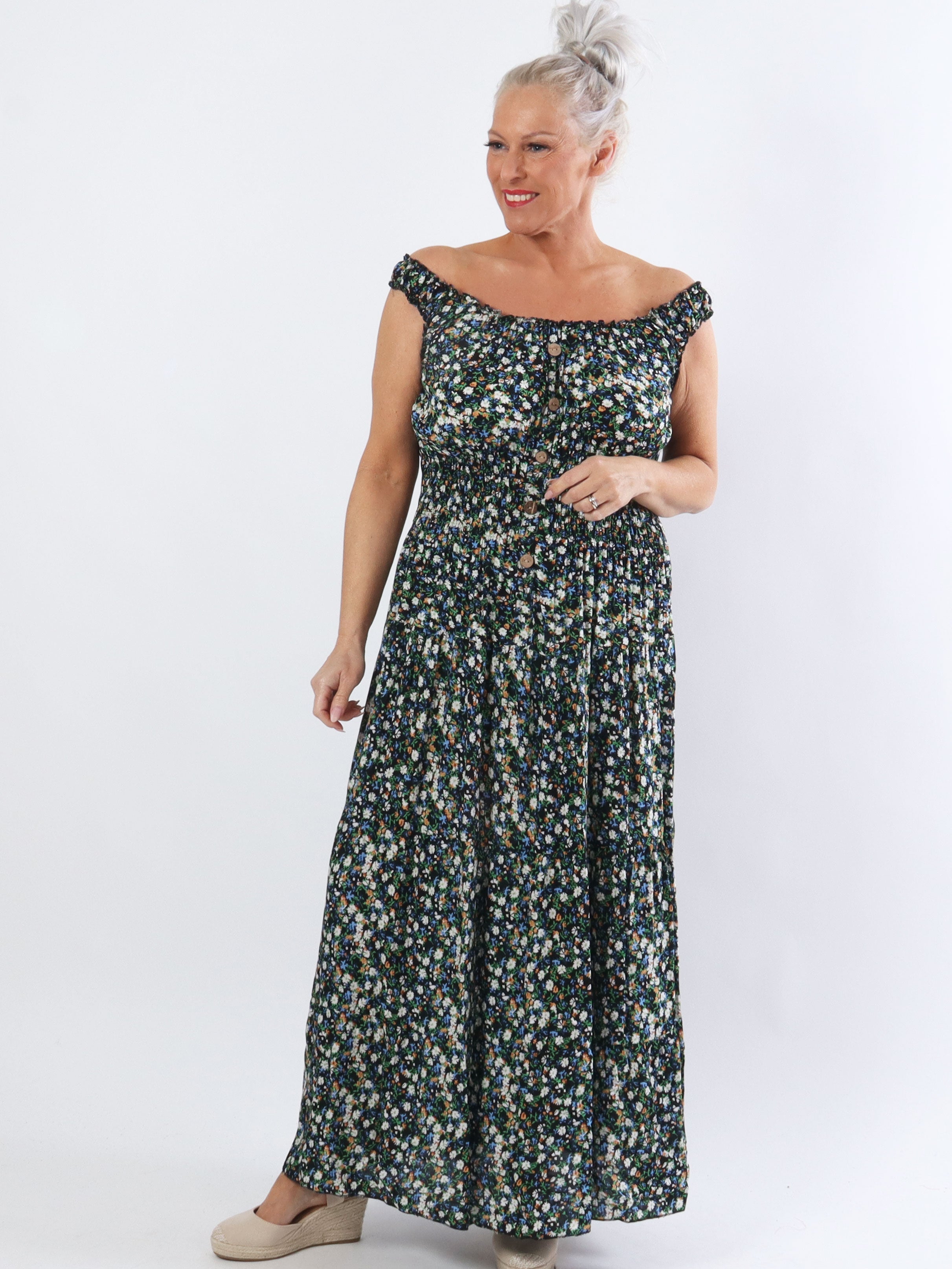 Alicia Flower - Lång bandklänning i plus size med litet blommigt tryck