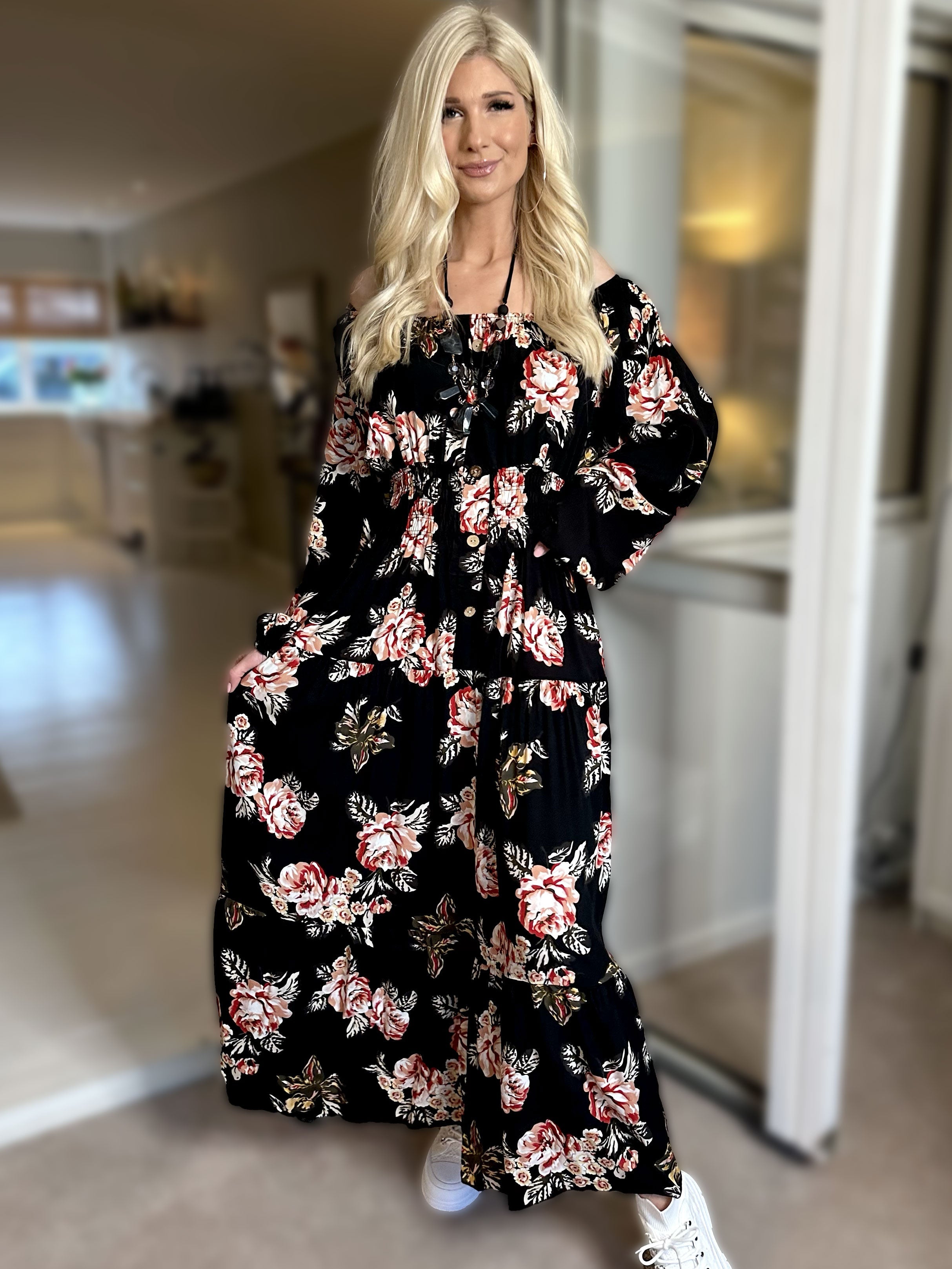 Alessandra - Söt lång klänning med blommor och resår