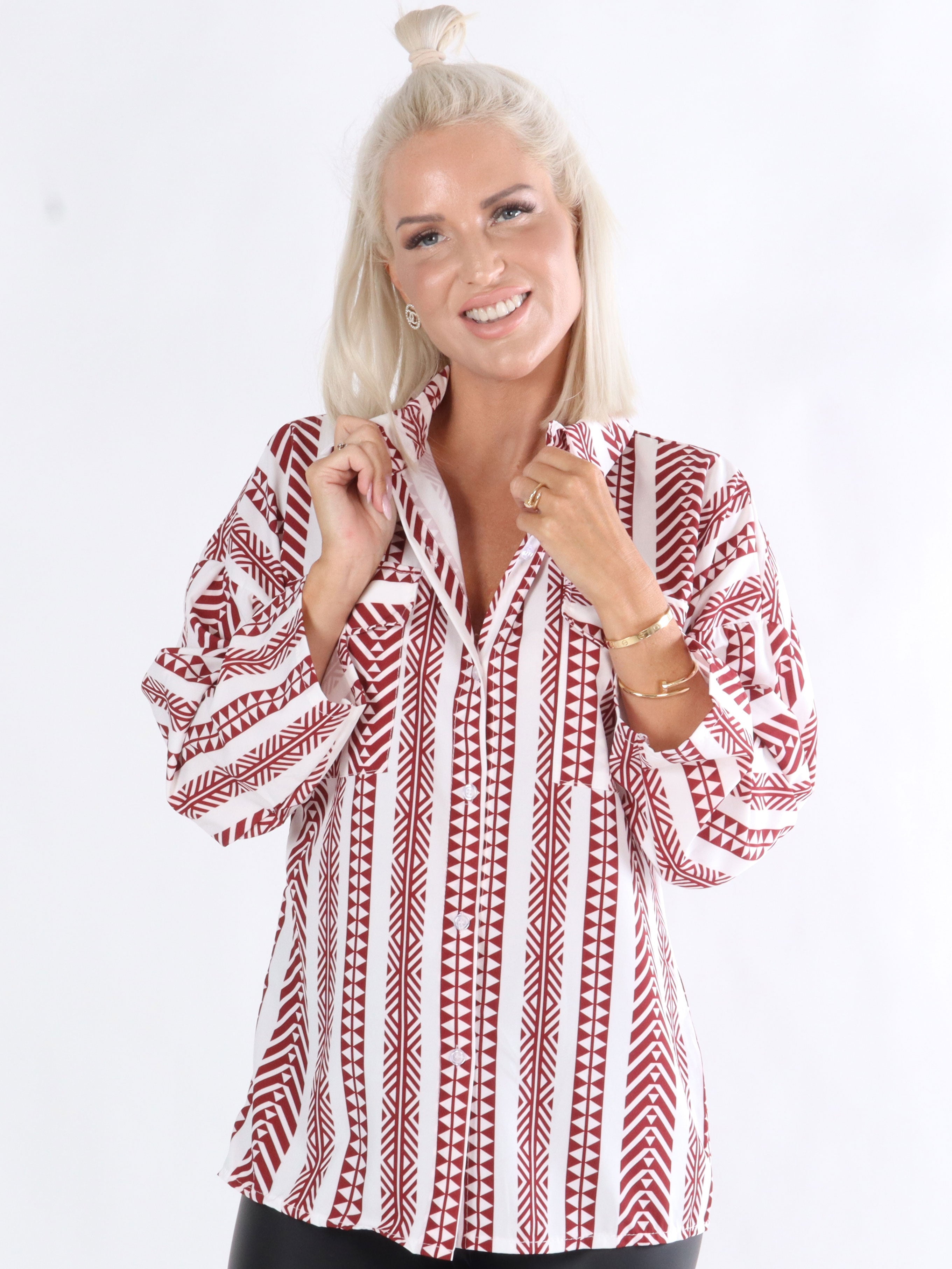 Alli - Vit skjorta med mönster