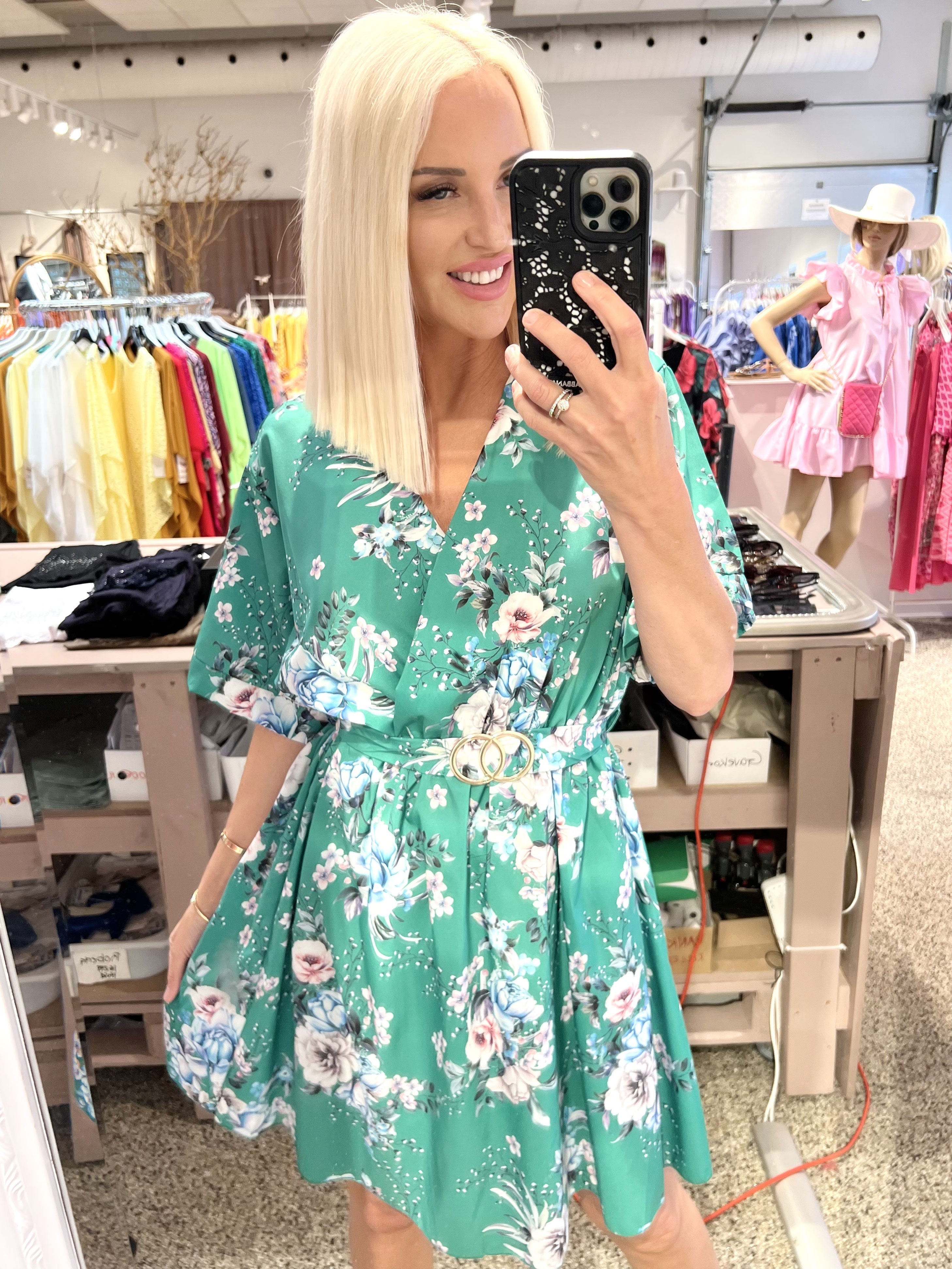 Alvas - Klänning med blommönster och guldspänne