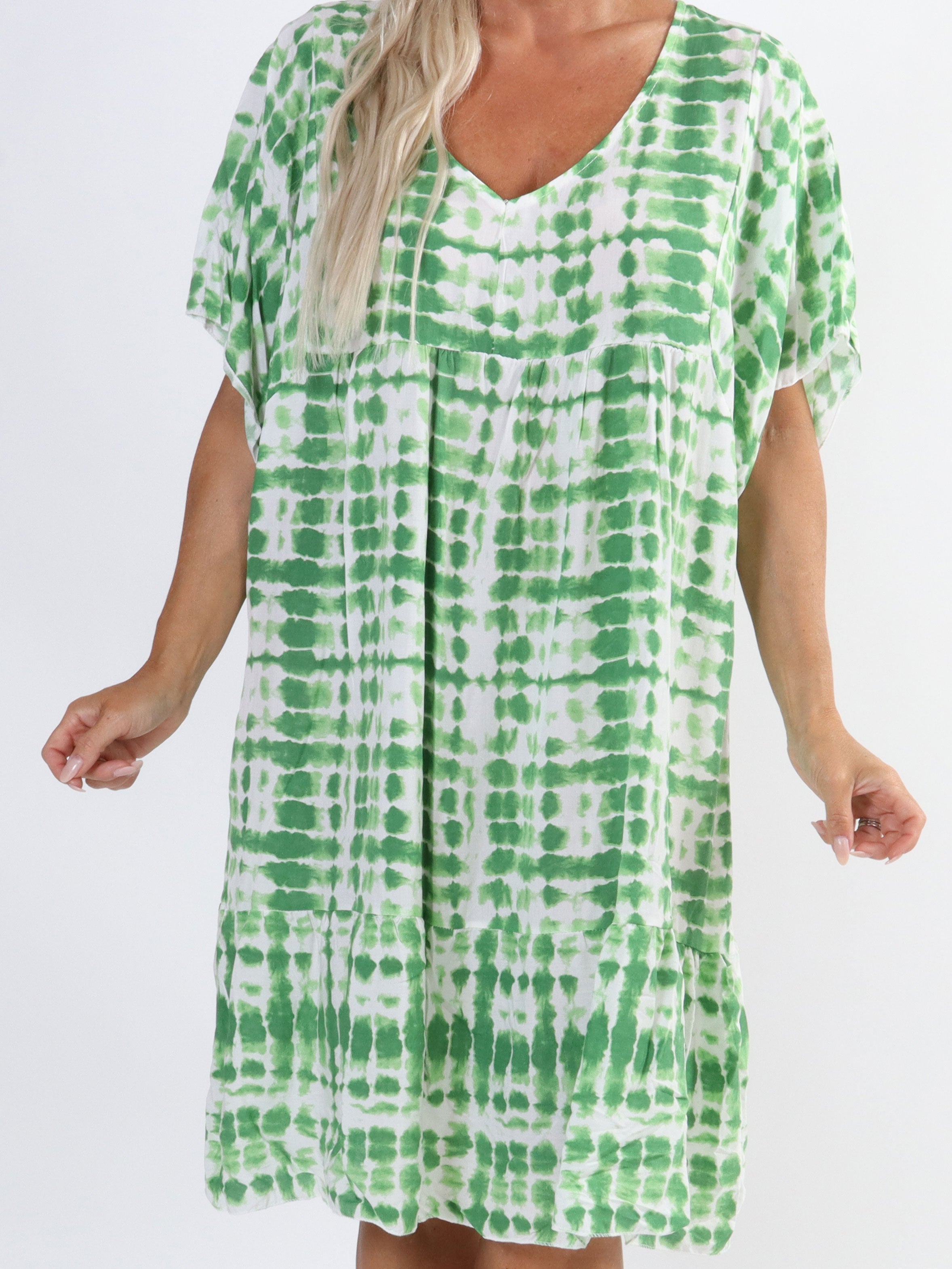 Amanza - Söt tunikaklänning i viskos med batikmönster i stora storlekar