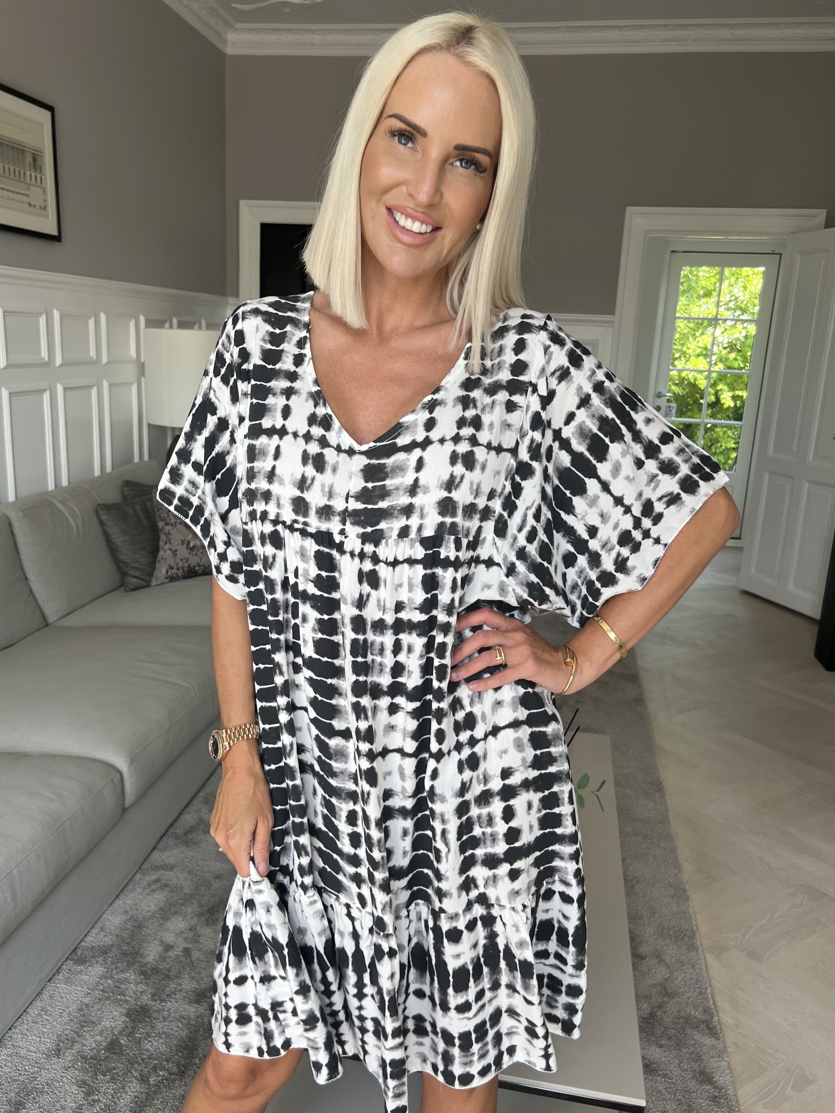 Amanza - Söt tunikaklänning i viskos med batikmönster