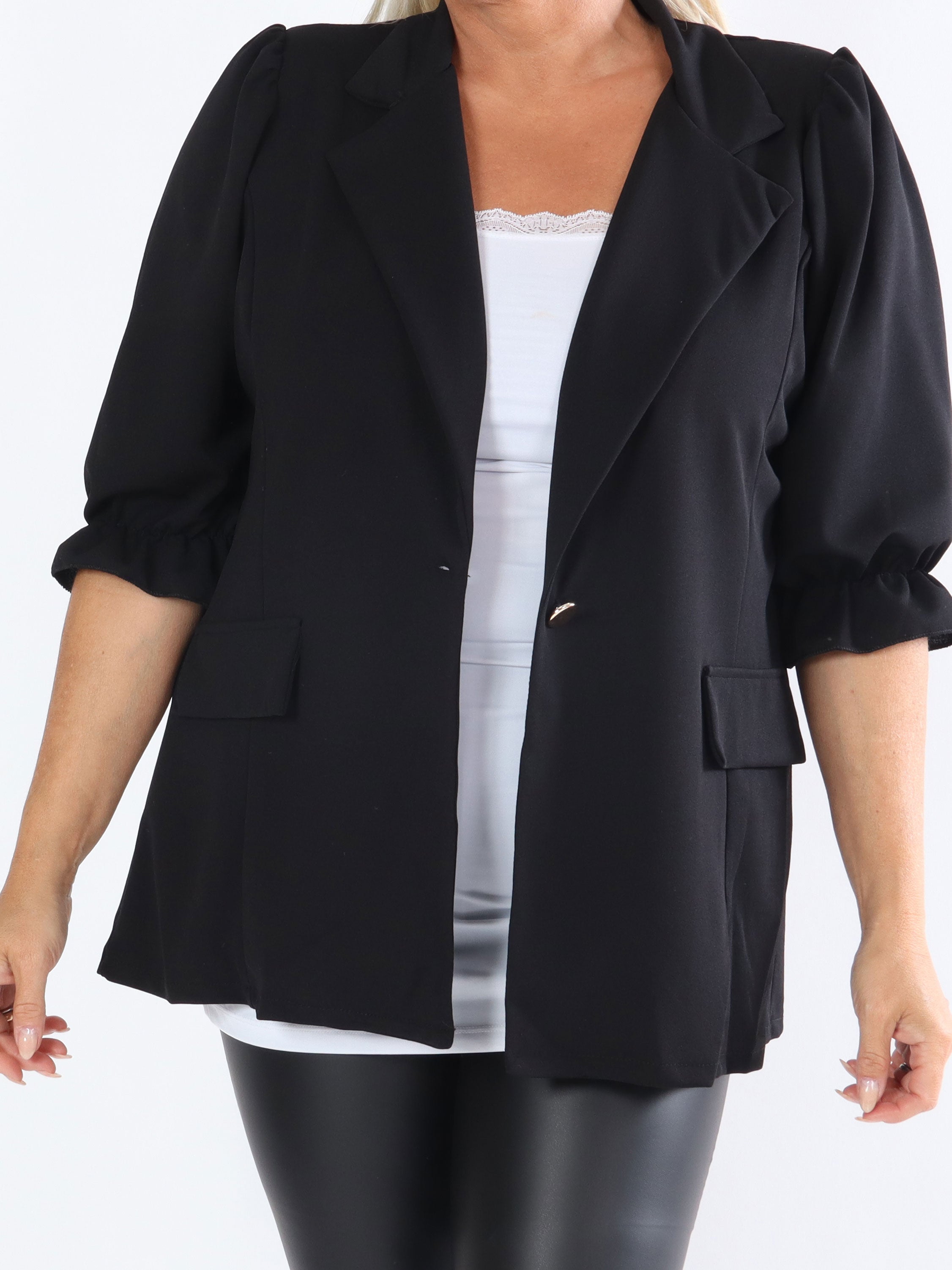 Amelia - Söt kofta med puffärmar och guldknapp