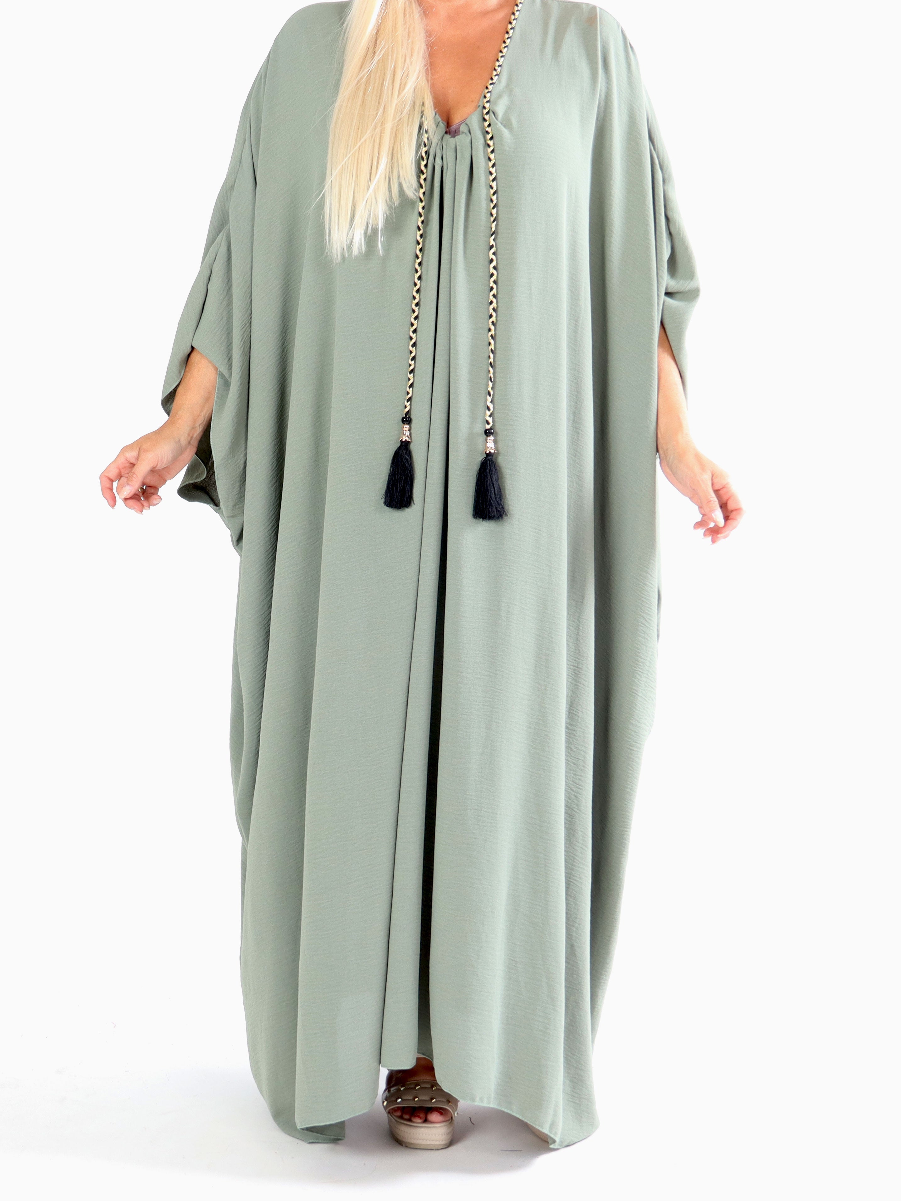 Nynne Plain - Lång slät plus size klänning med flätade snören - Blue