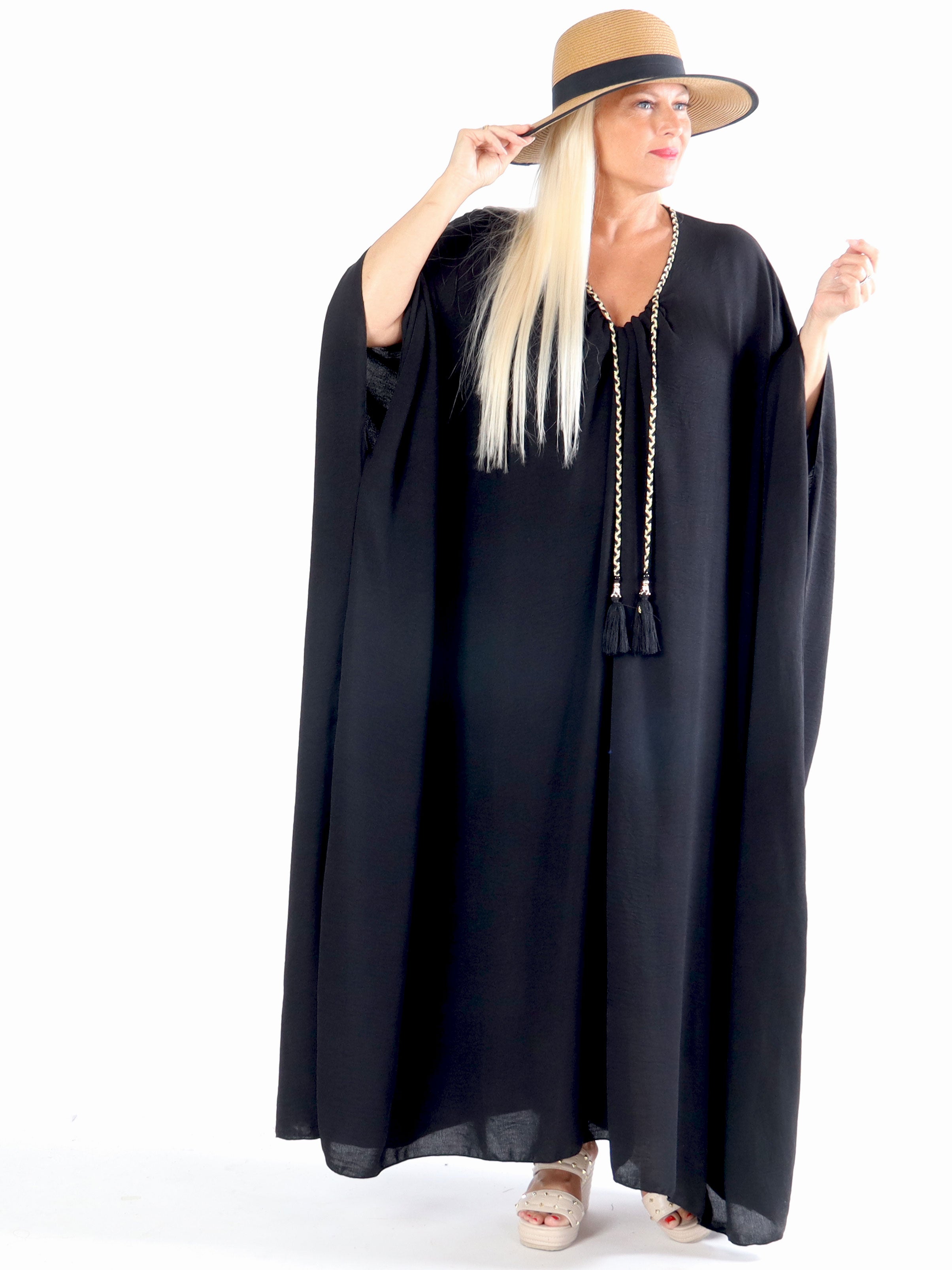 Nynne Plain - Lång slät plus size klänning med flätade snören