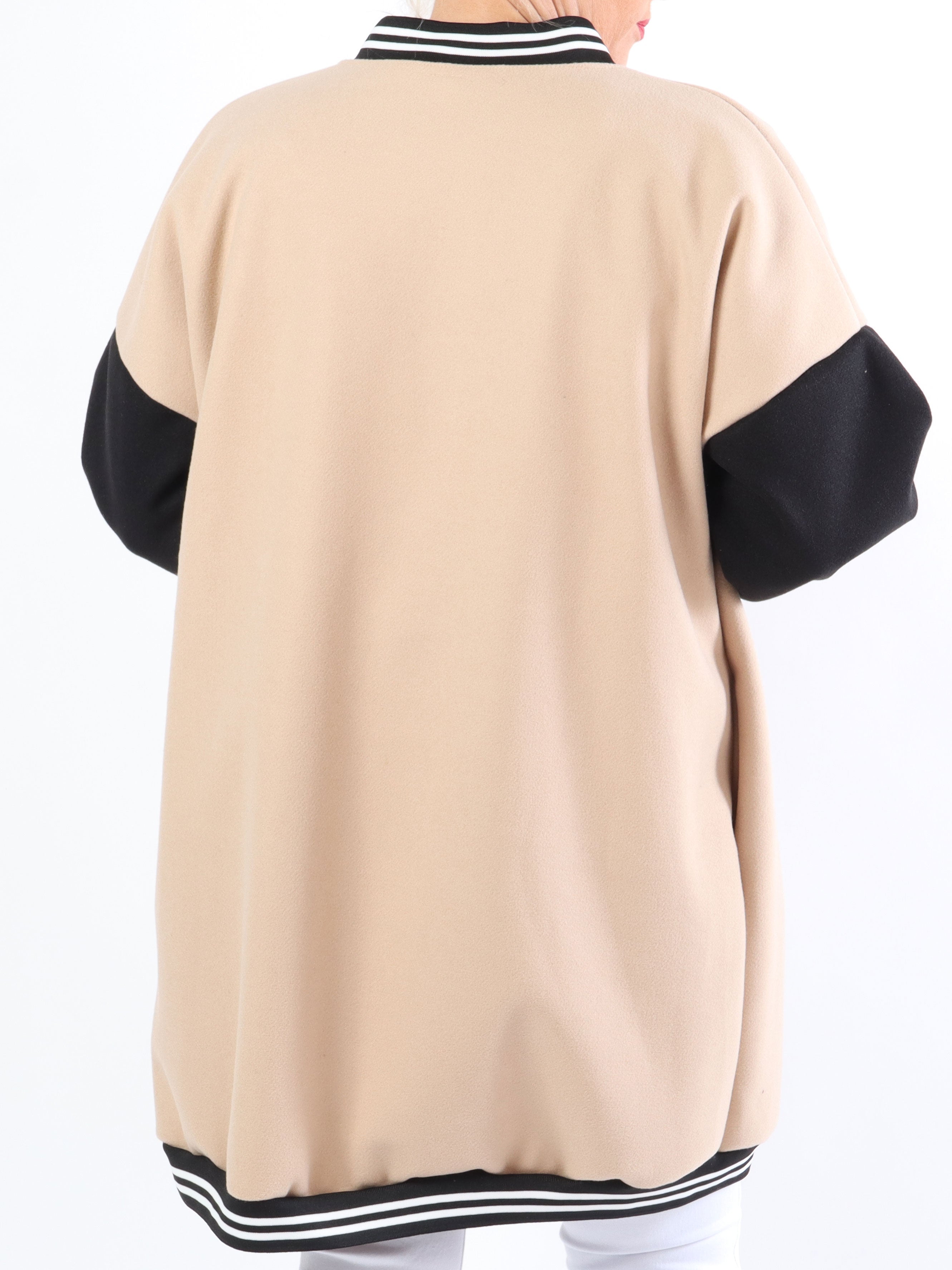 Andy - Häftig plus size collegejacka med tryckknappar