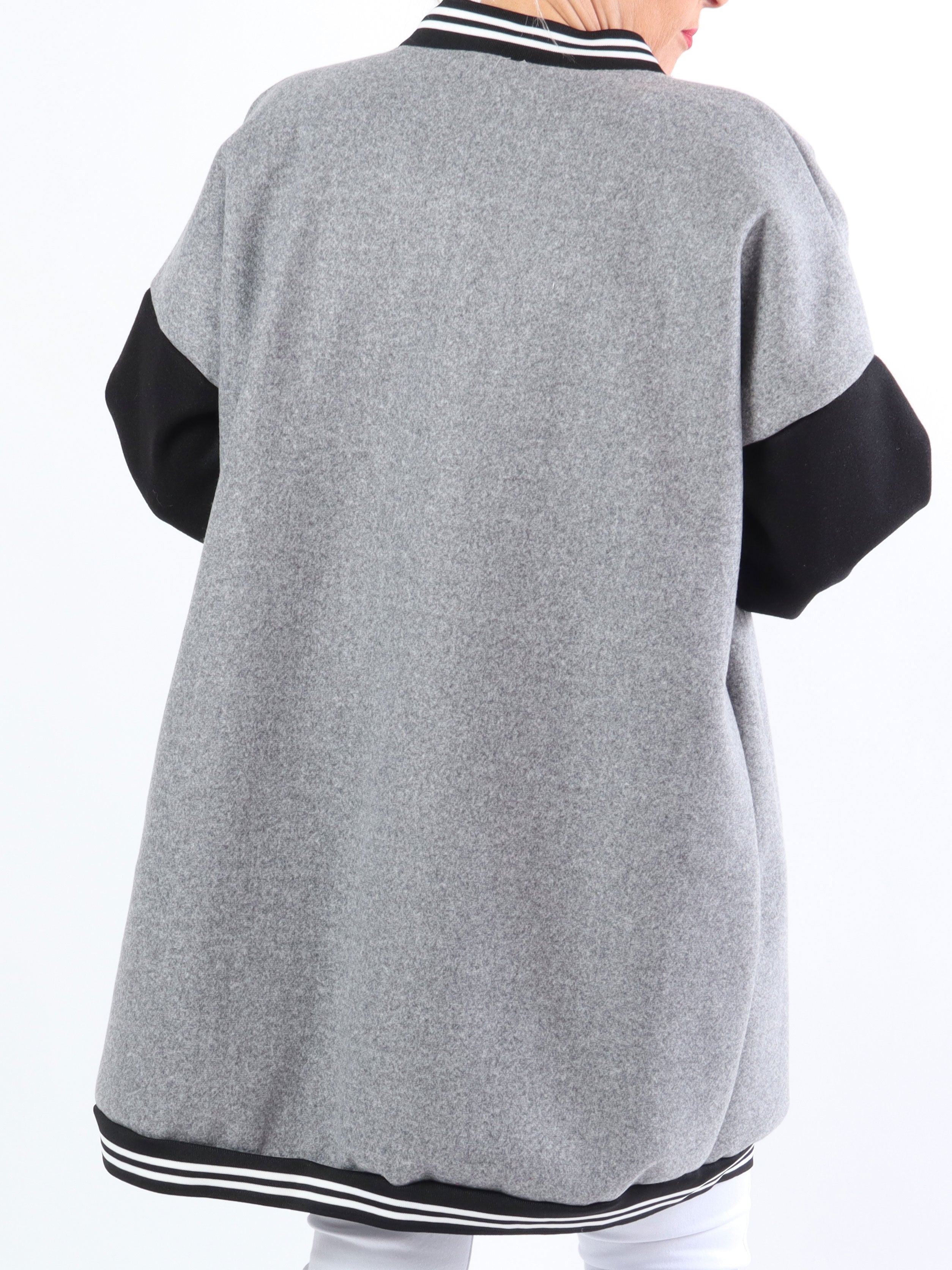 Andy - Häftig plus size collegejacka med tryckknappar