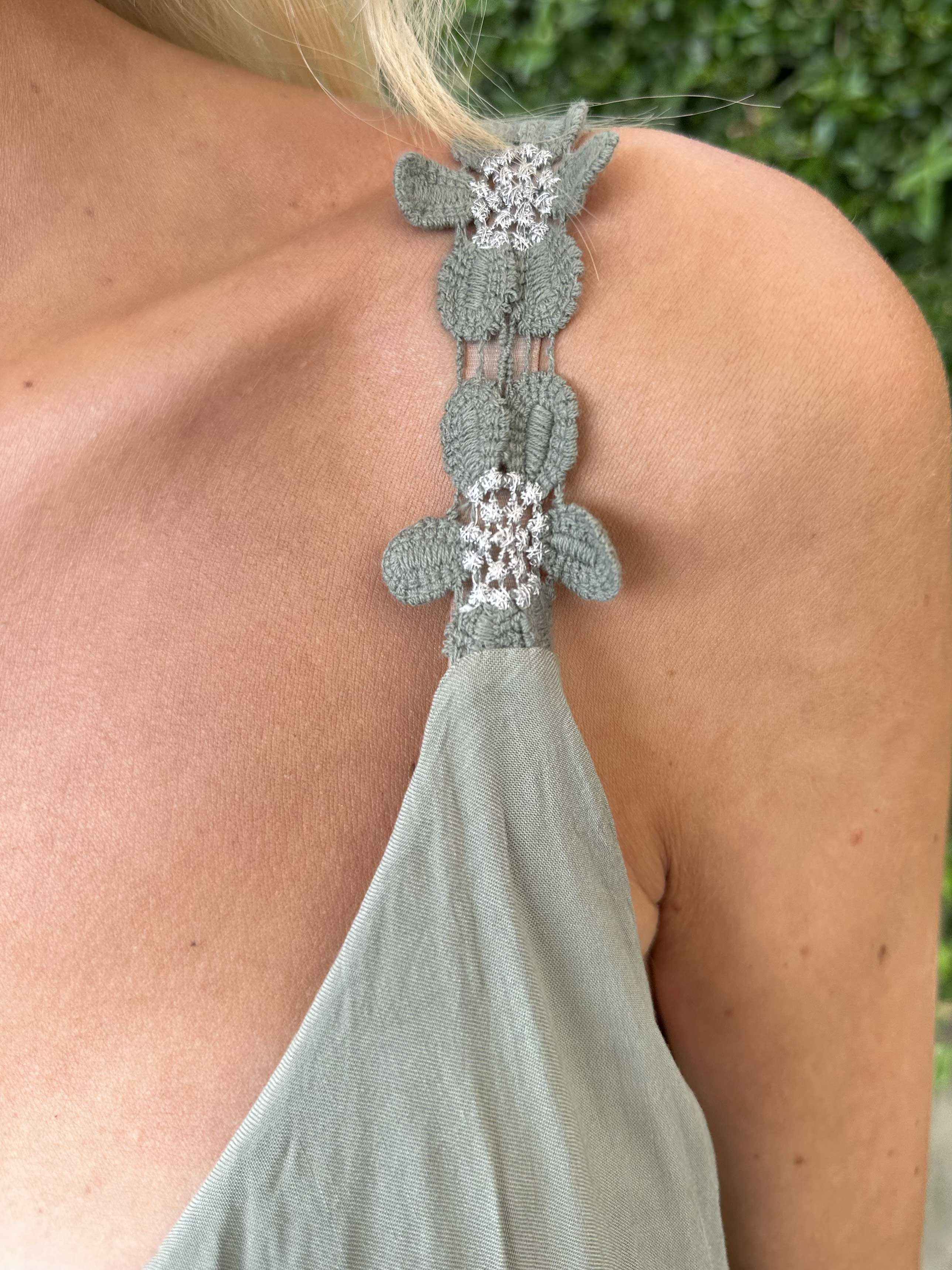 Ane - Söt sommarklänning med broderade axelband - Orange