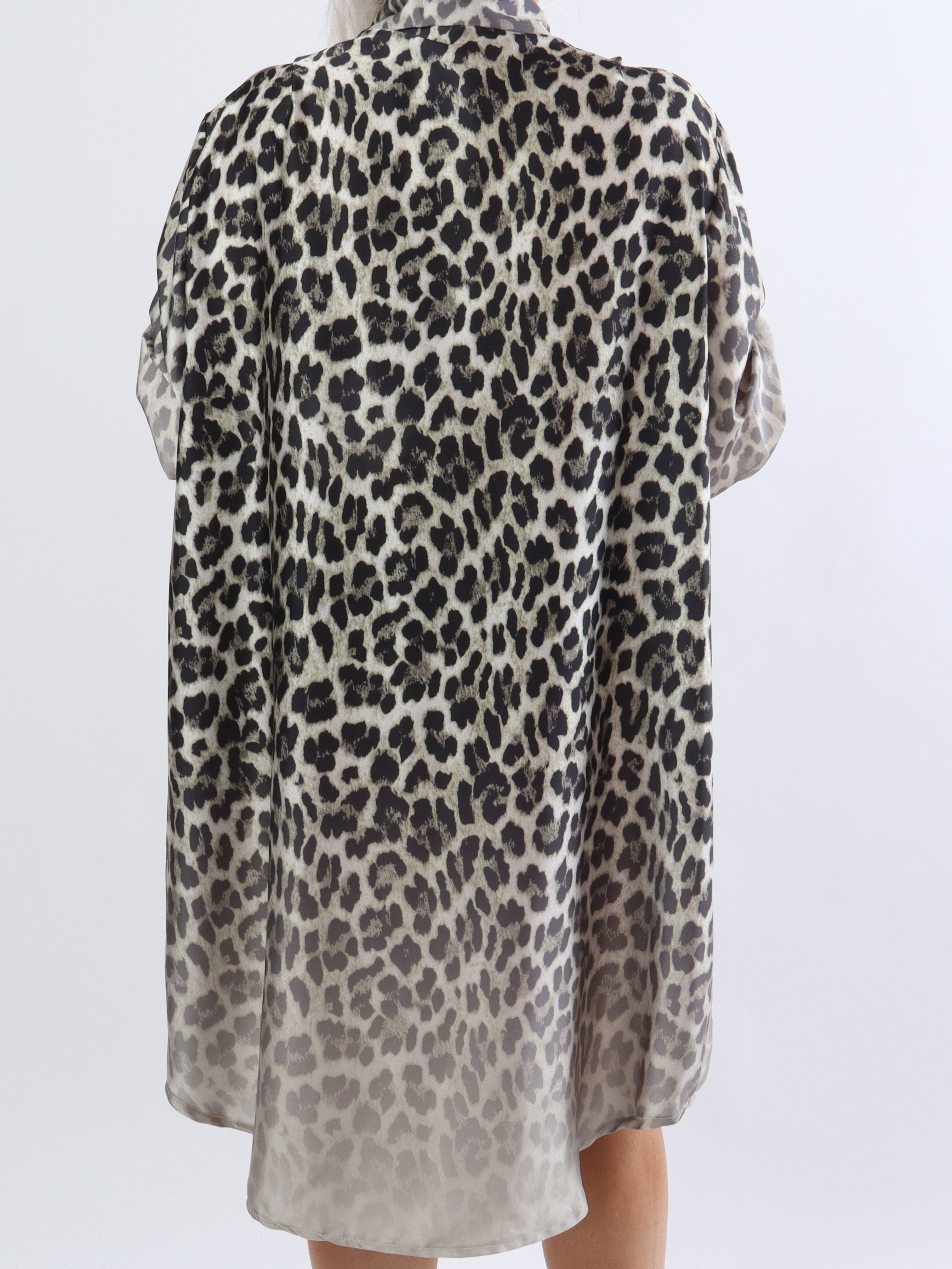 Anemone - Plus size skjortklänning i leopard