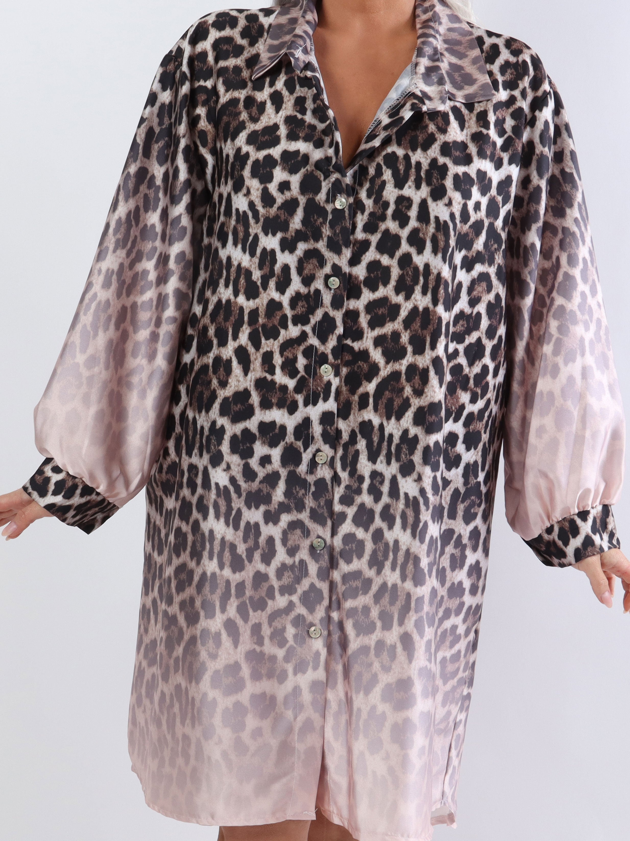 Anemone - Plus size skjortklänning i leopard