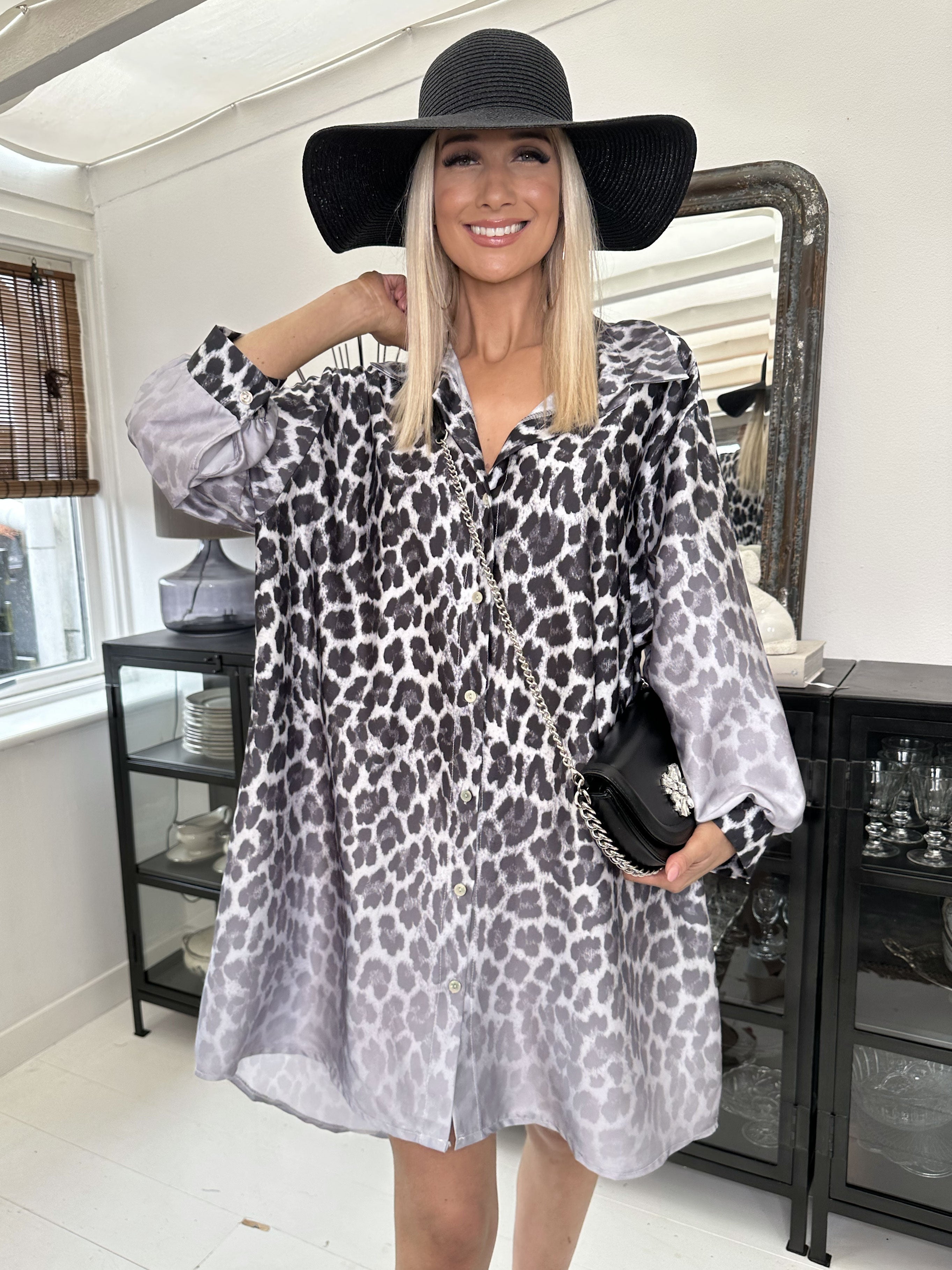 Anemone - Leopardskjorta i silkeslook