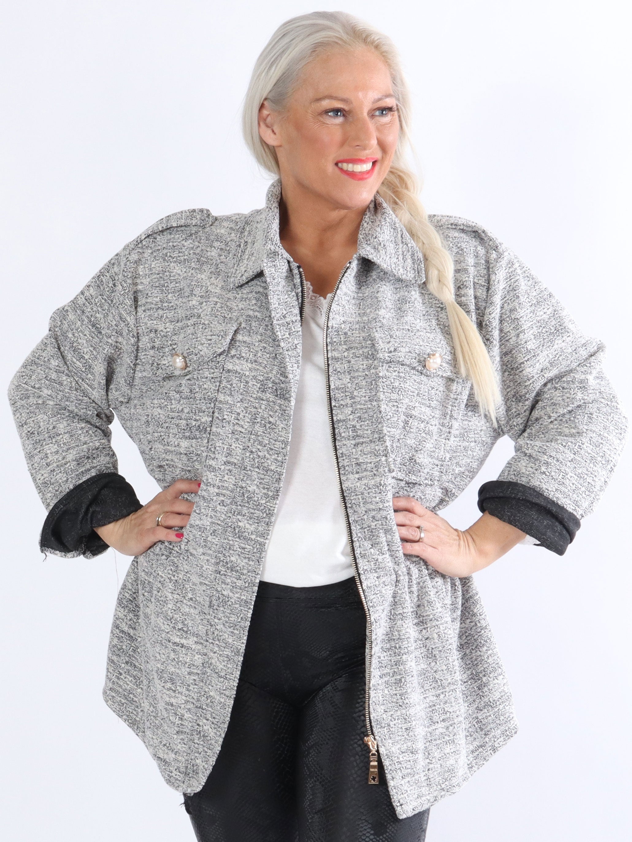 Anine - Melangejacka med pärlknappar