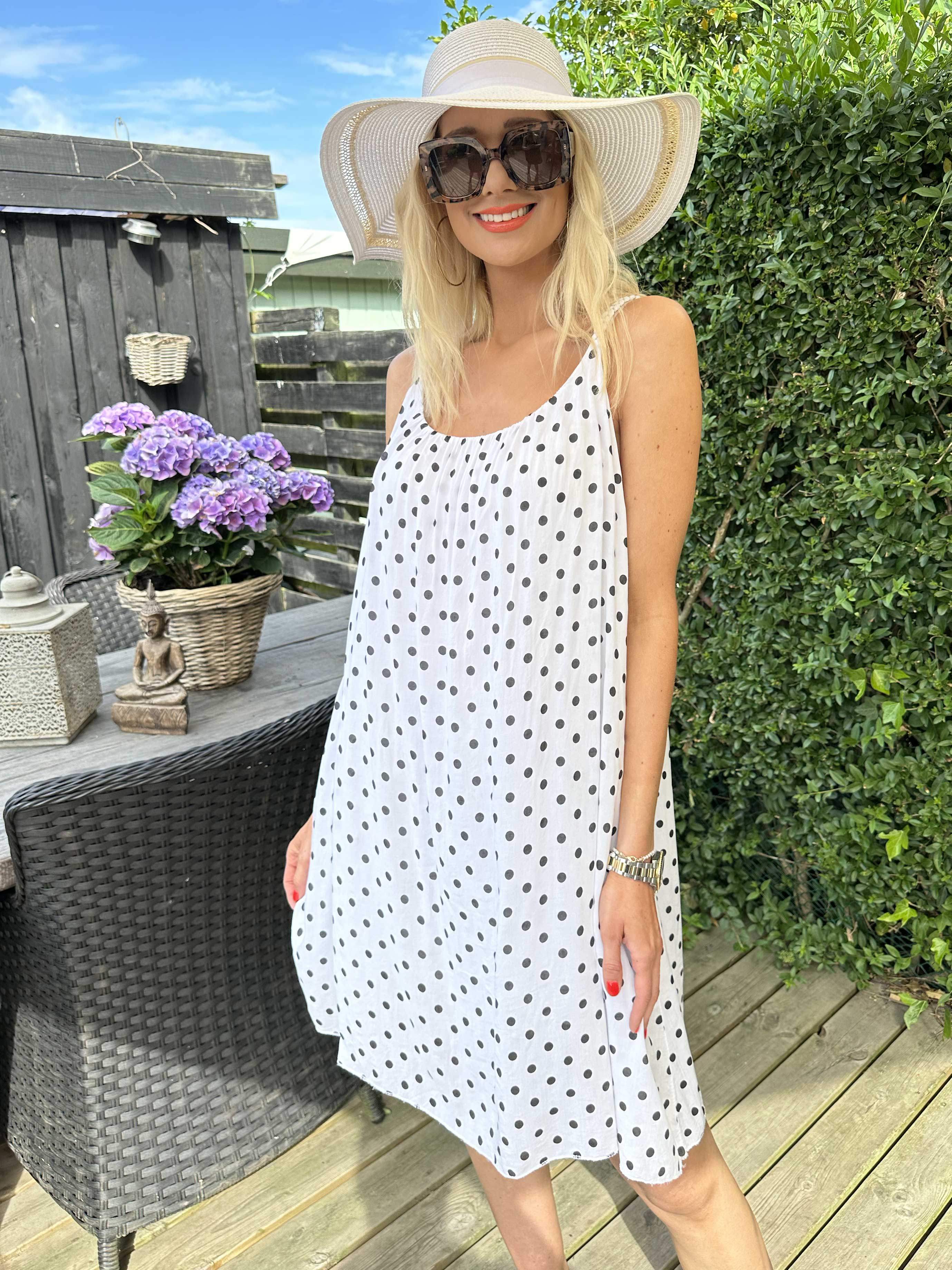 Annie Dot - Prickig viskosklänning med flätade axelband