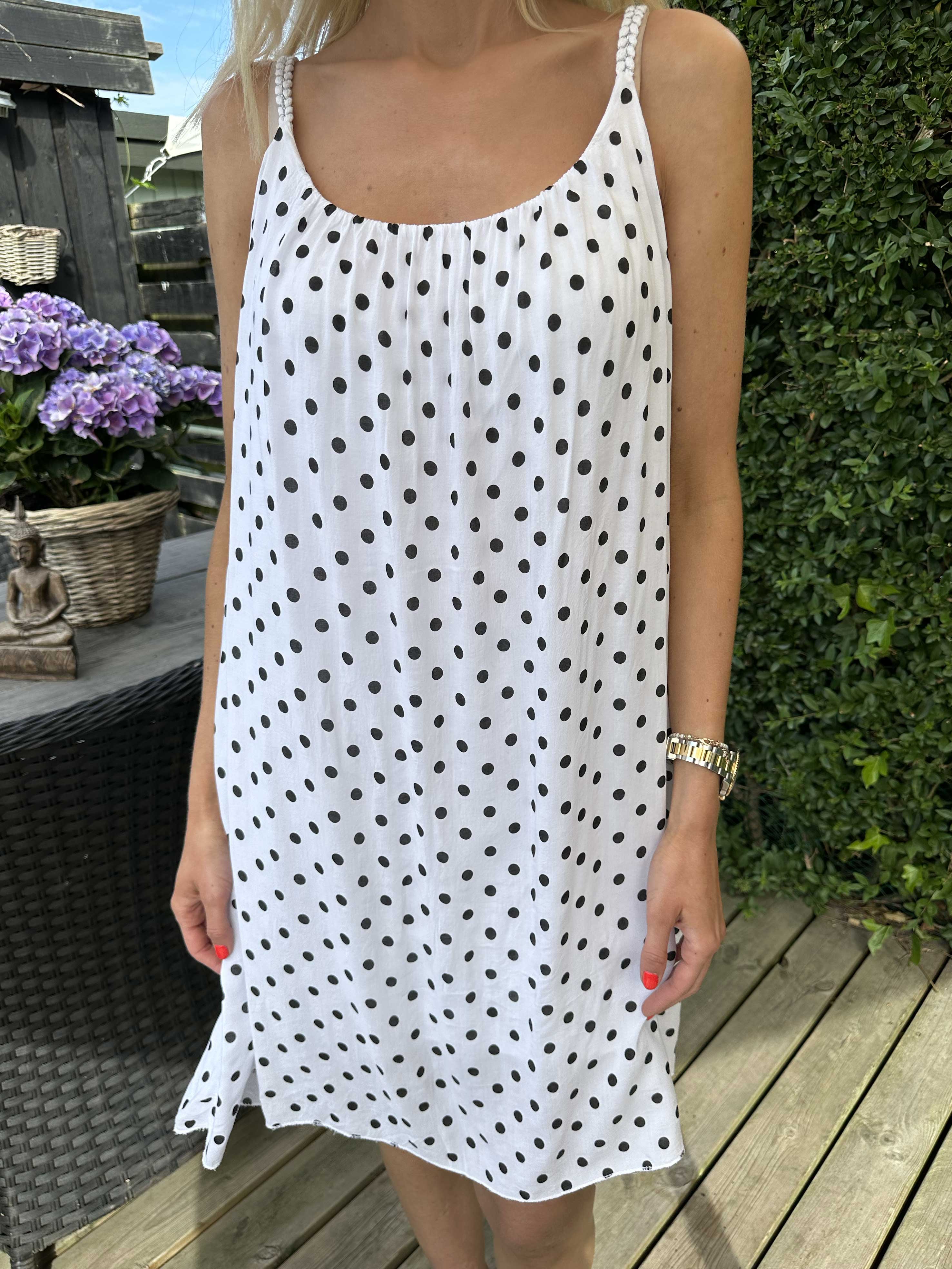 Annie Dot - Prickig viskosklänning med flätade axelband