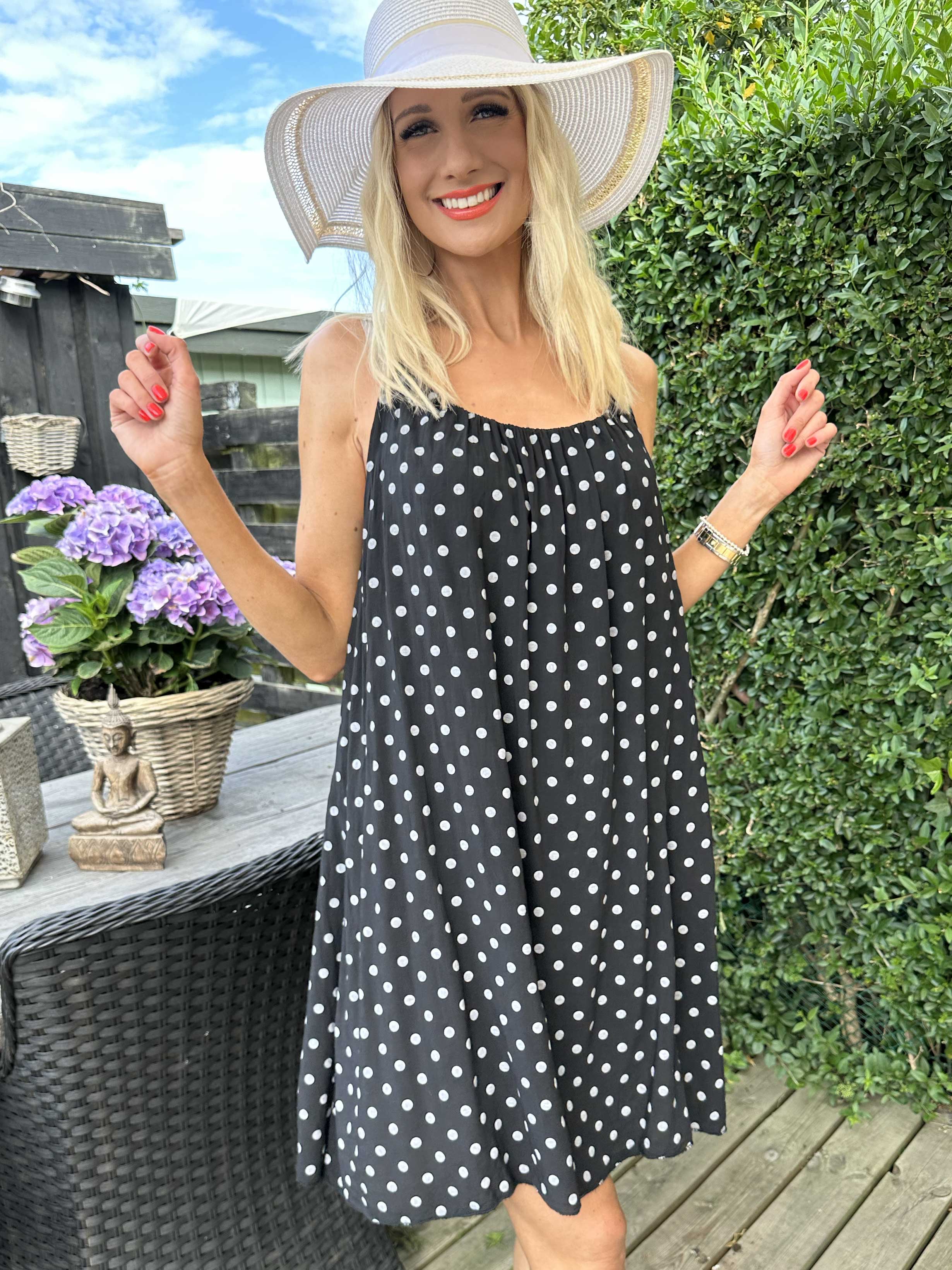 Annie Dot - Prickig viskosklänning med flätade axelband