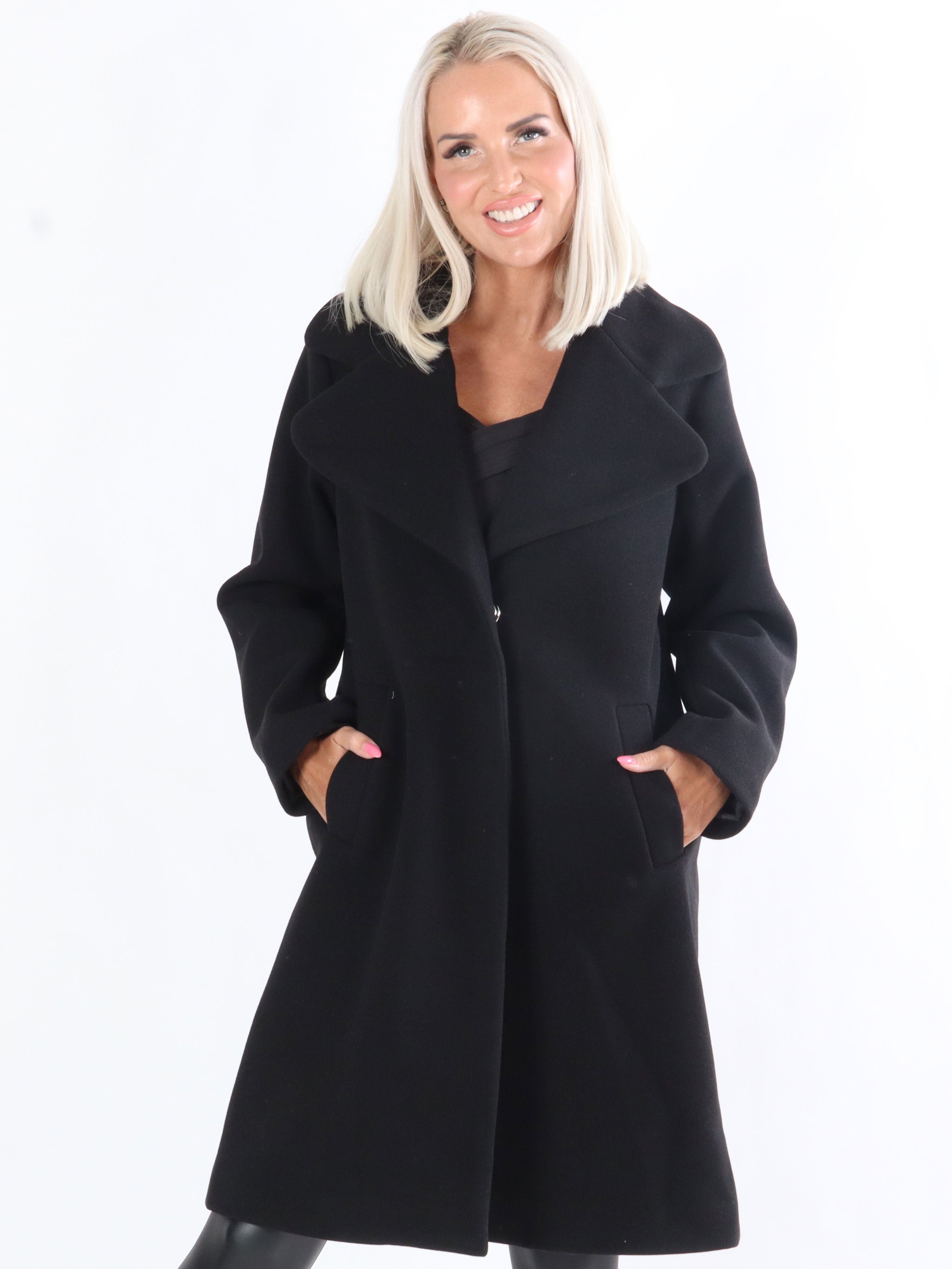 Ashley - Elegant rock