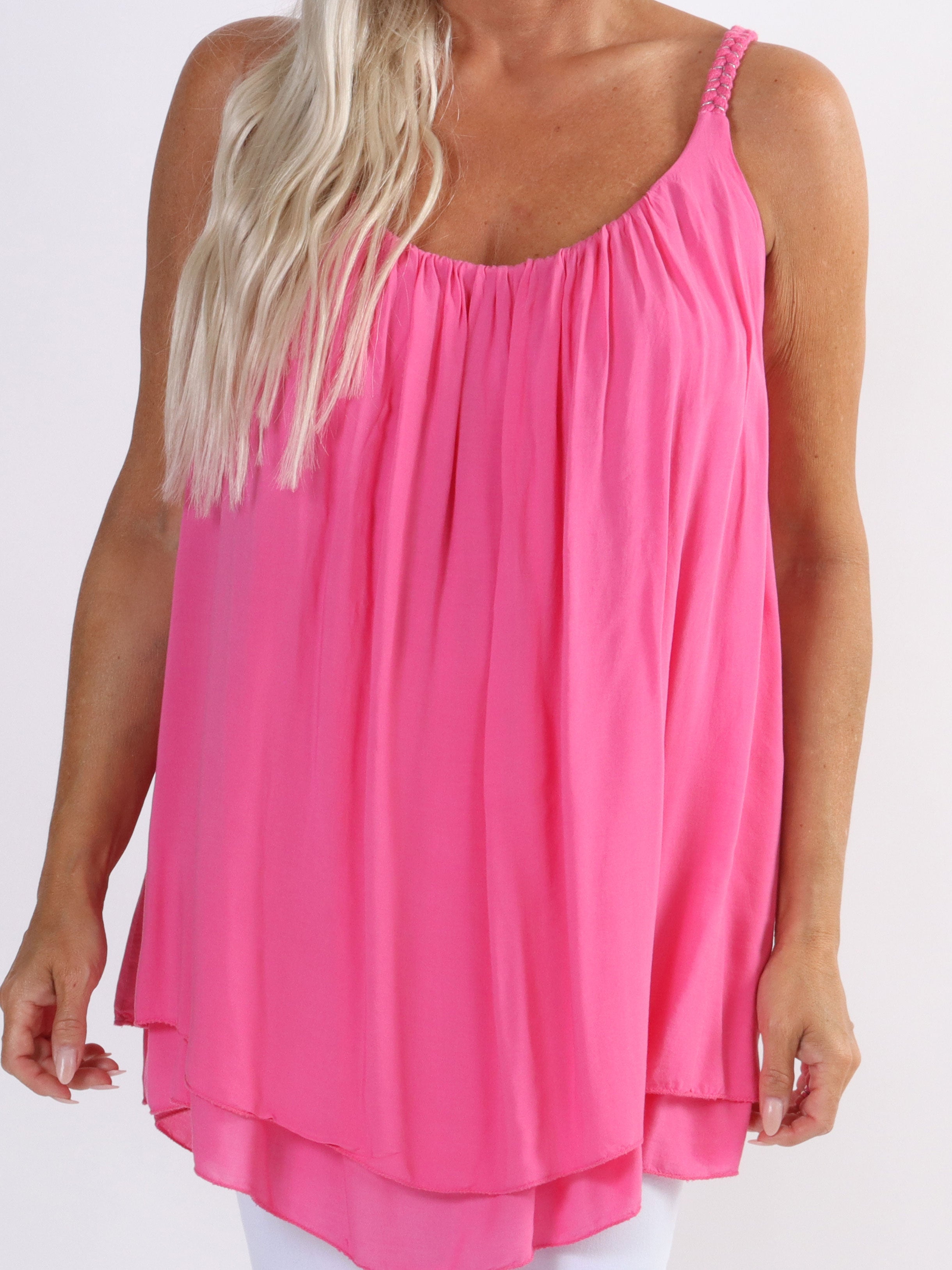 Asia - Söt viskostopp i plus size med flätade band