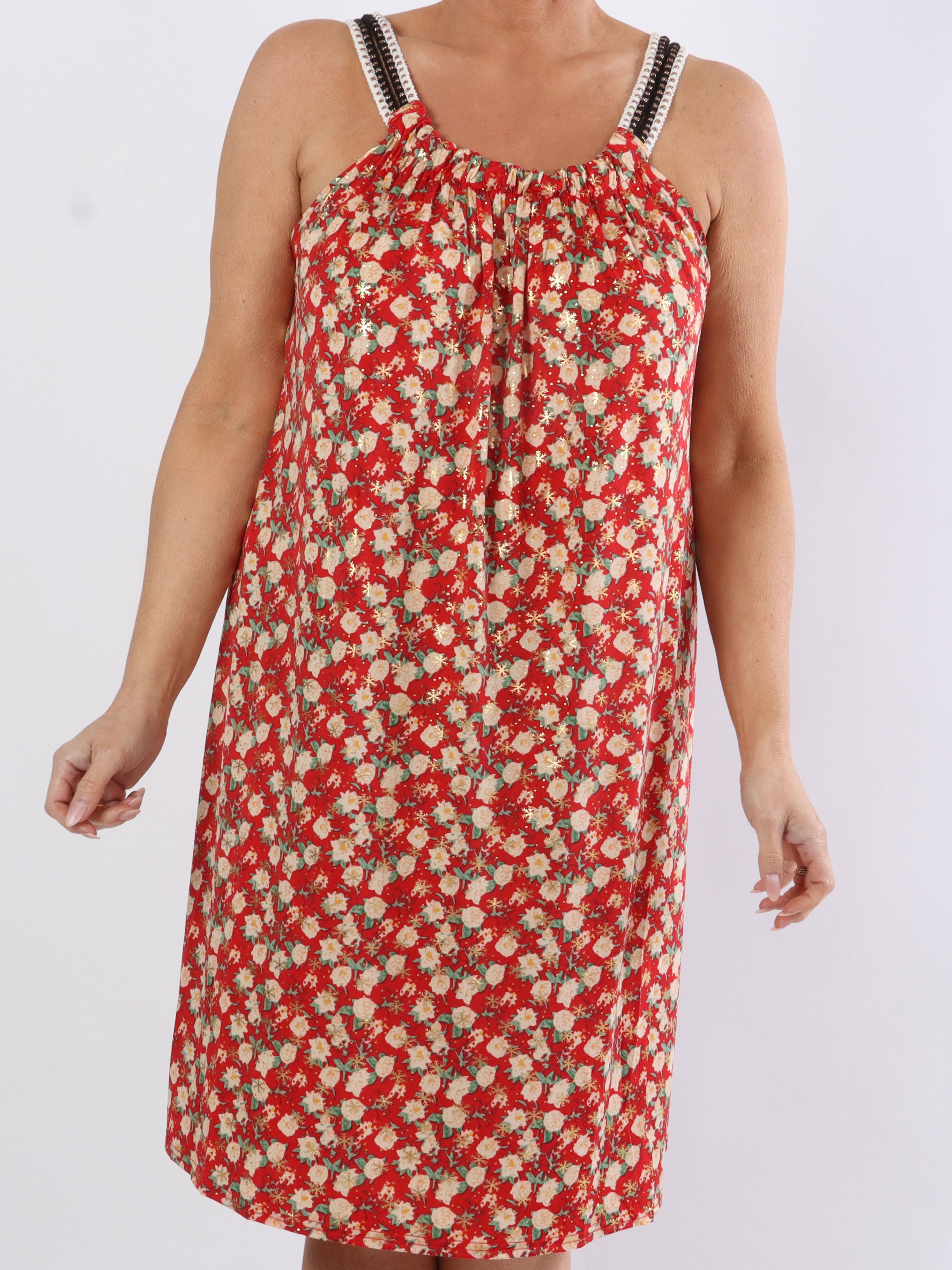 Asta Flower - Elastisk klänning i plus size med band och blommigt tryck