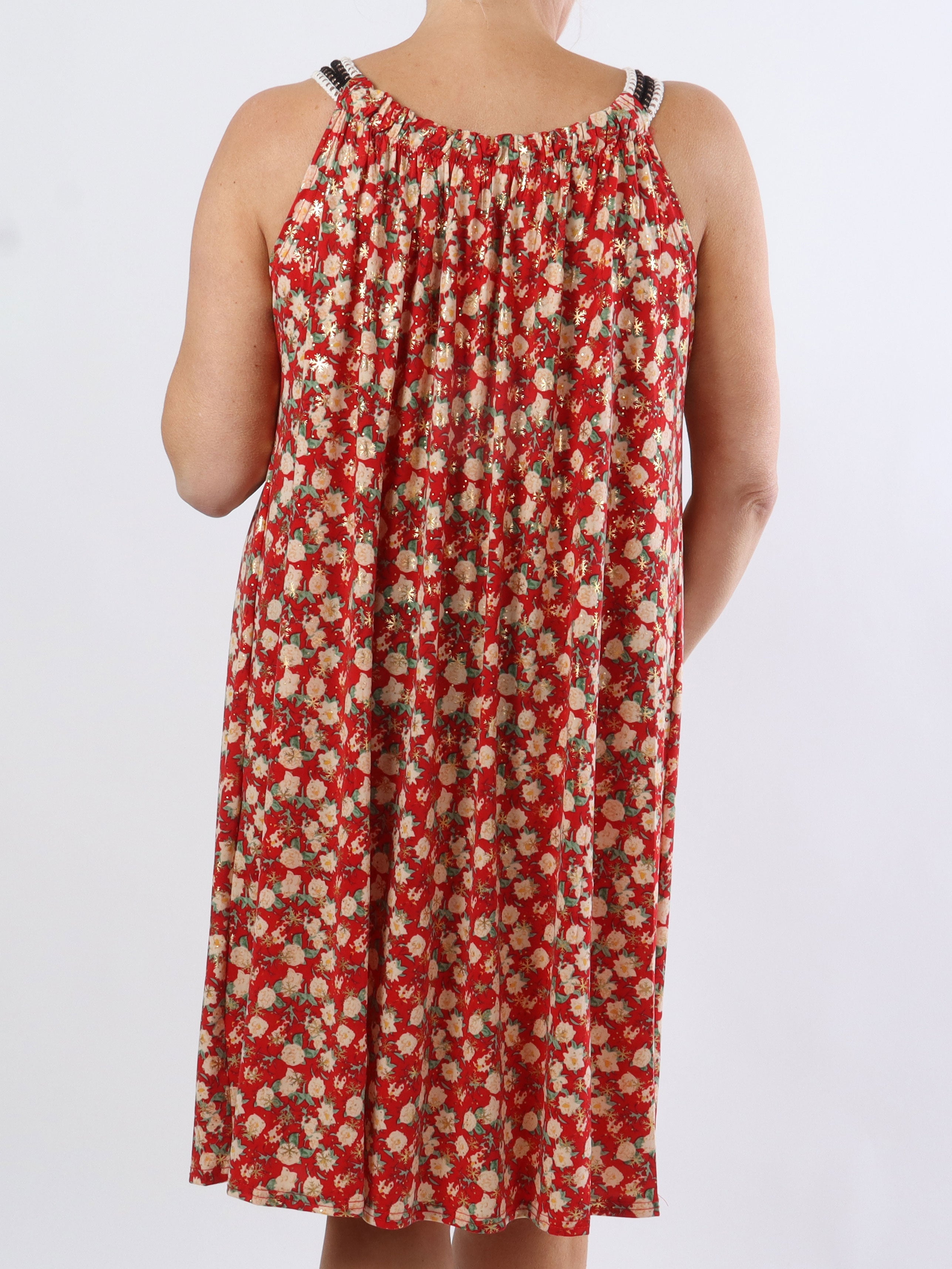 Asta Flower - Elastisk klänning i plus size med band och blommigt tryck