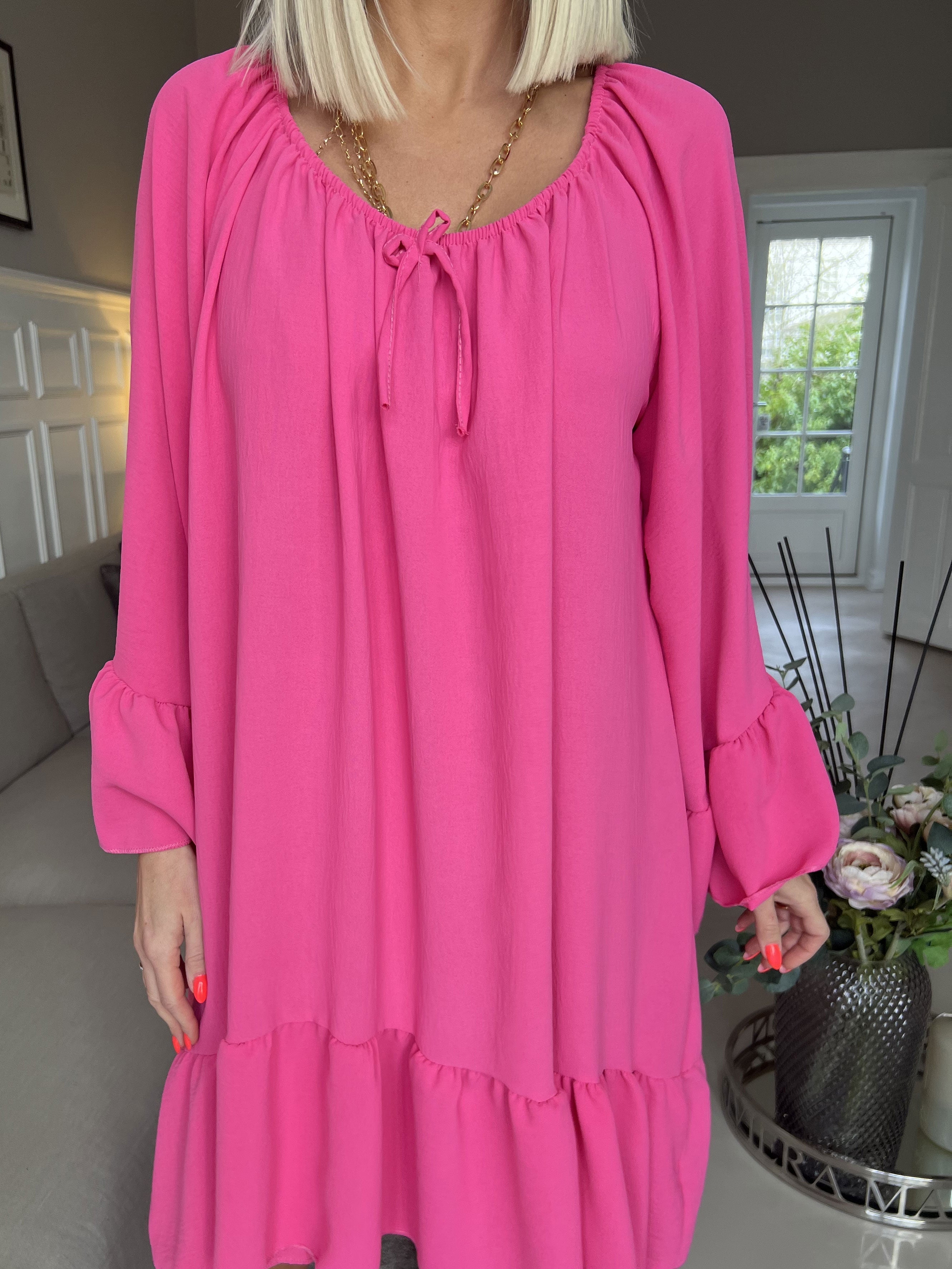 Asta - Tunikaklänning med volanger och gummiband i halsen