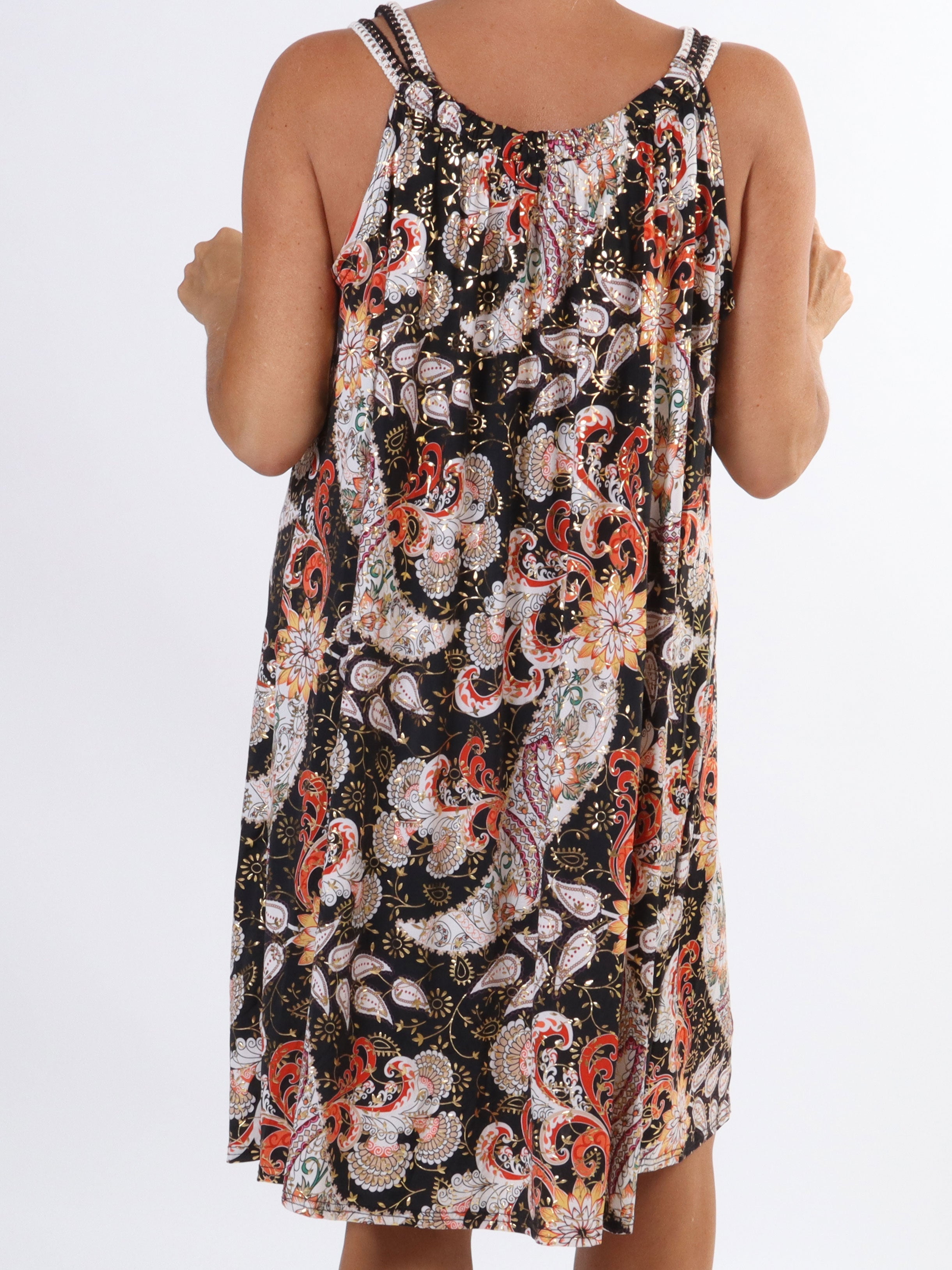 Asta Paisley - Elastisk klänning i stora storlekar med mönster och gulddetaljer