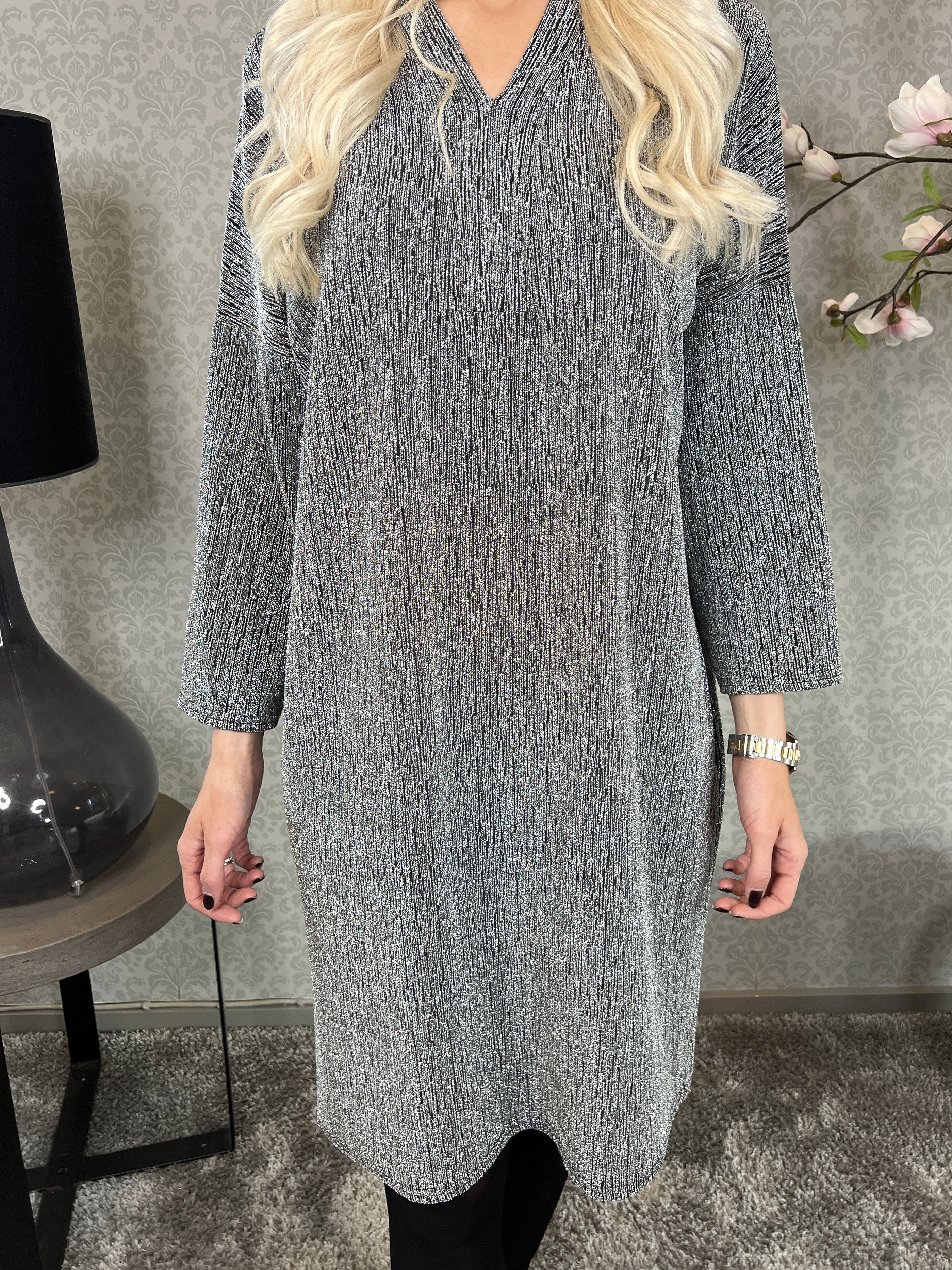 Audine - Enkel glitterklänning i elastiskt tyg