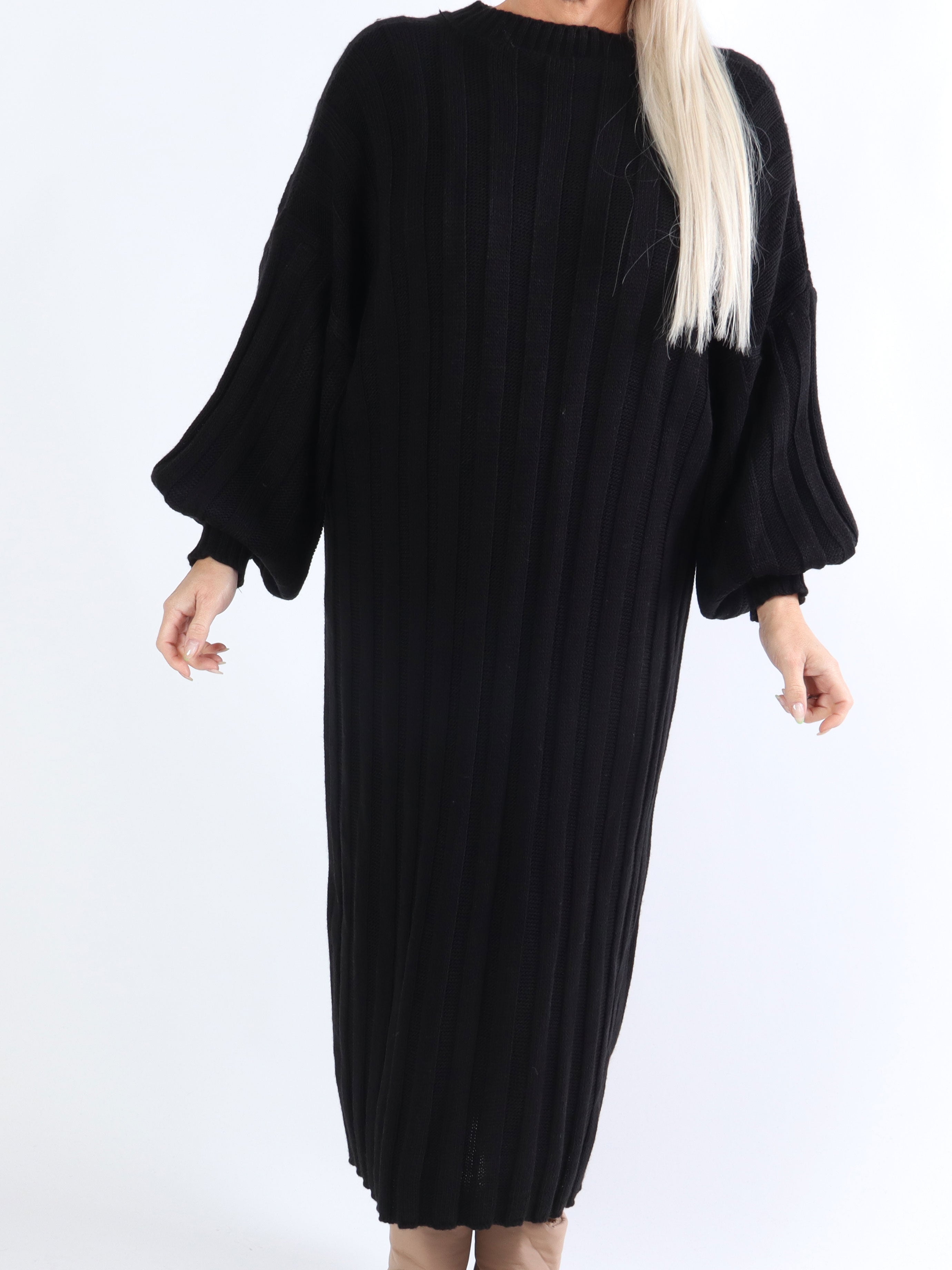 Ava - Lång plus size stickad klänning med ballongärmar