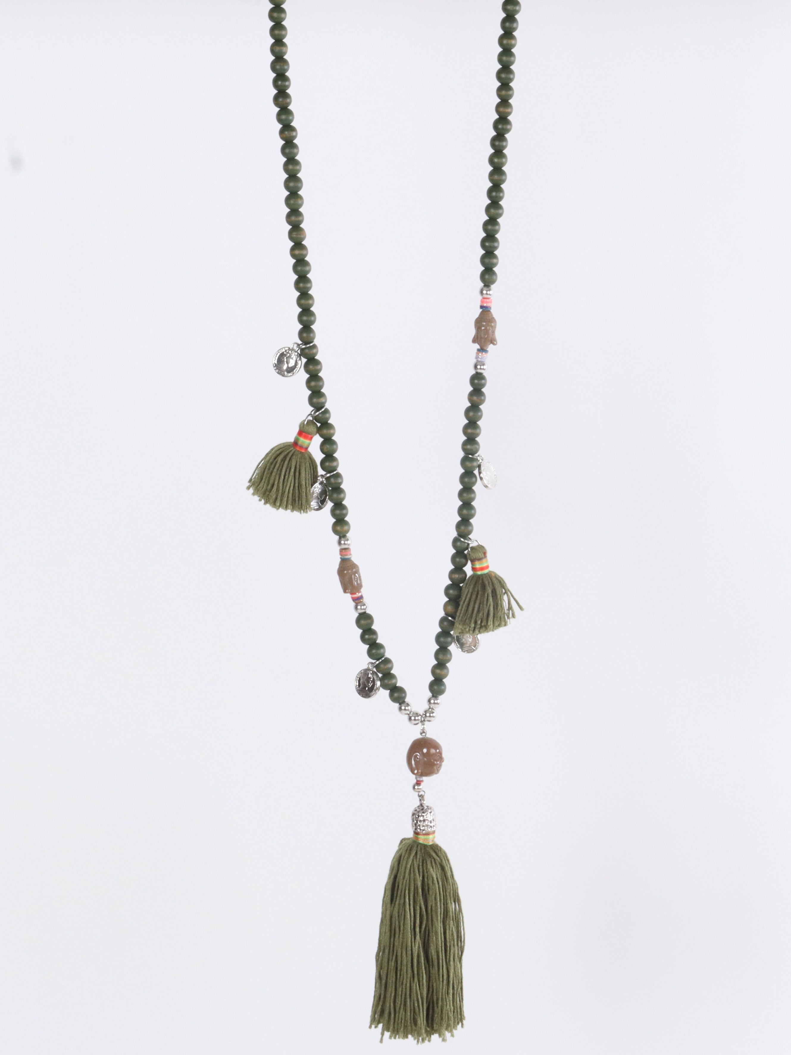 Aya - Armégrönt pärlhalsband med litet buddha-hänge