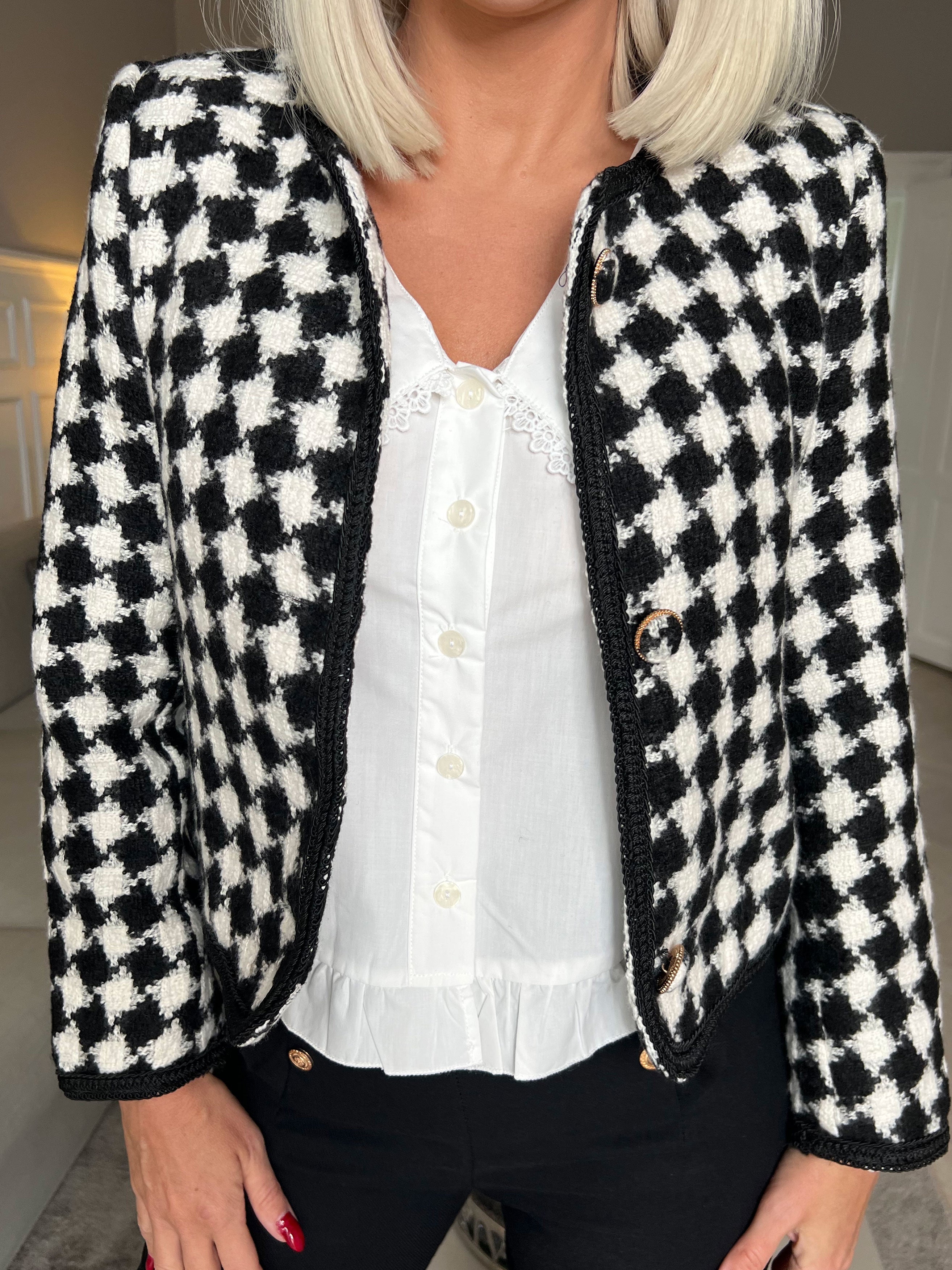 Aysa - Vacker svart rutig jacka med guldaccenter - Black