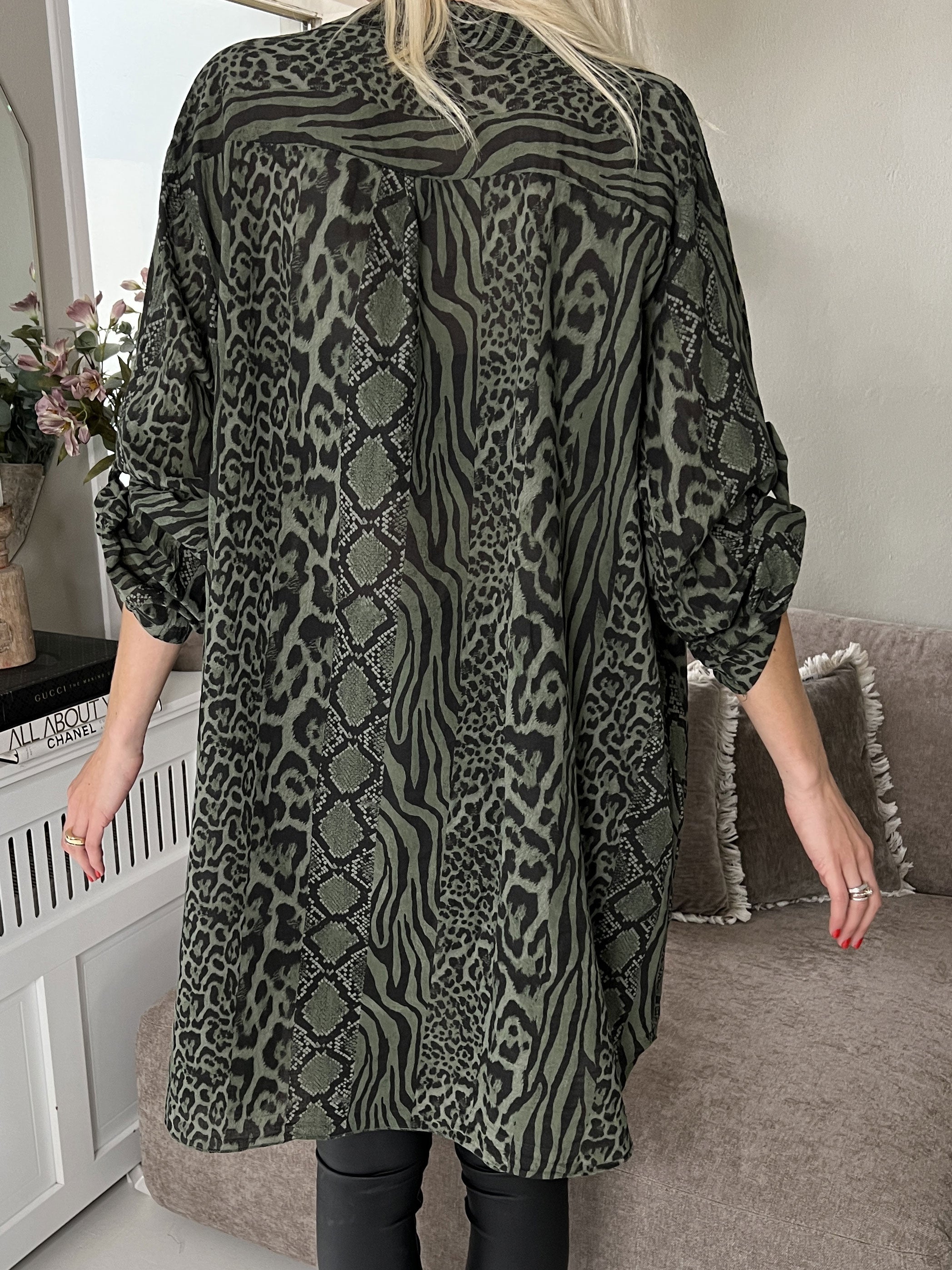 Berna Animal - Skjorta i blandat djurtryck med fickor