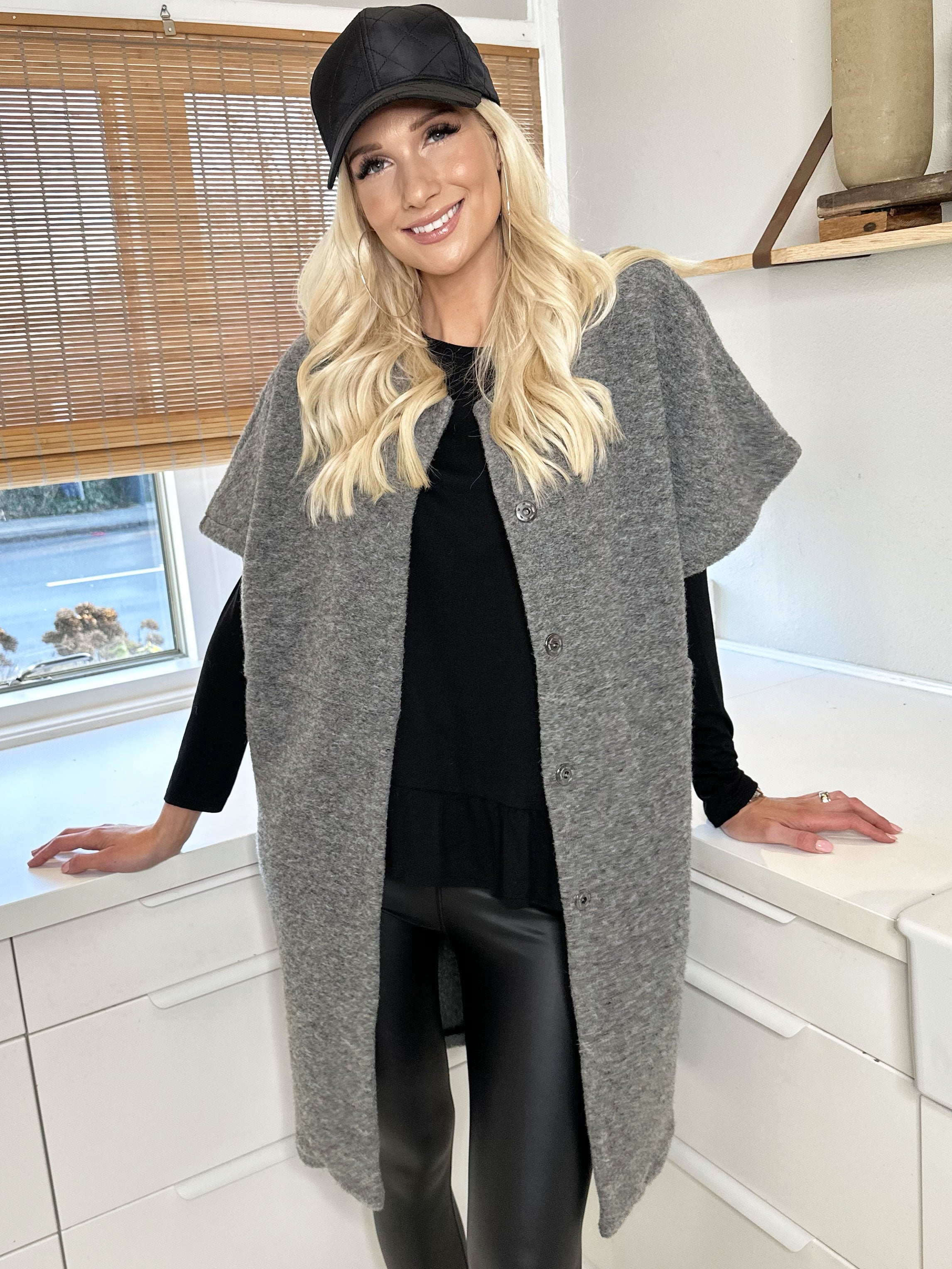 Bianca - Mjuk varm väst med knappar