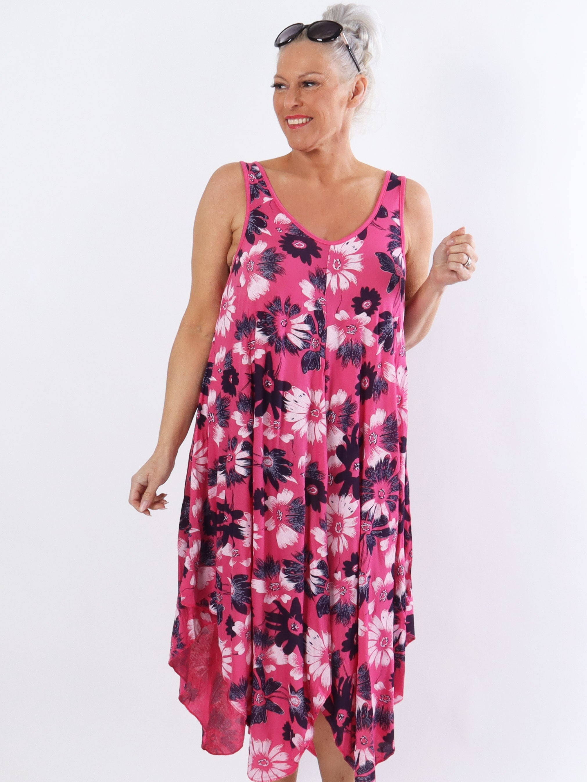 Blair - Luftig klänning i viskos plus size med blommigt tryck