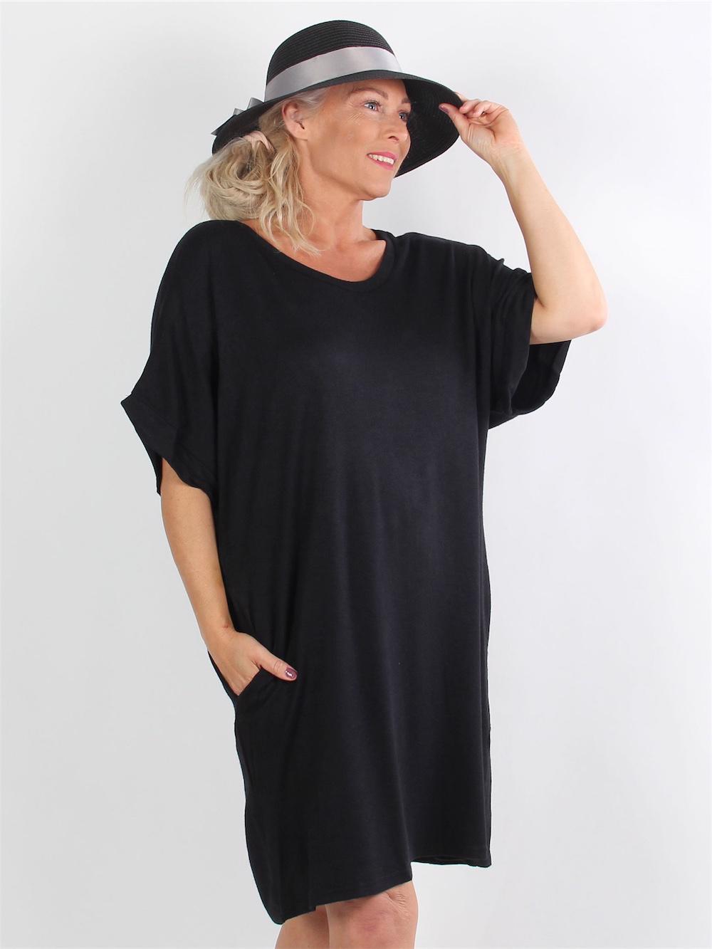Casilda - Svart oversized t-shirt klänning i mjukt tyg