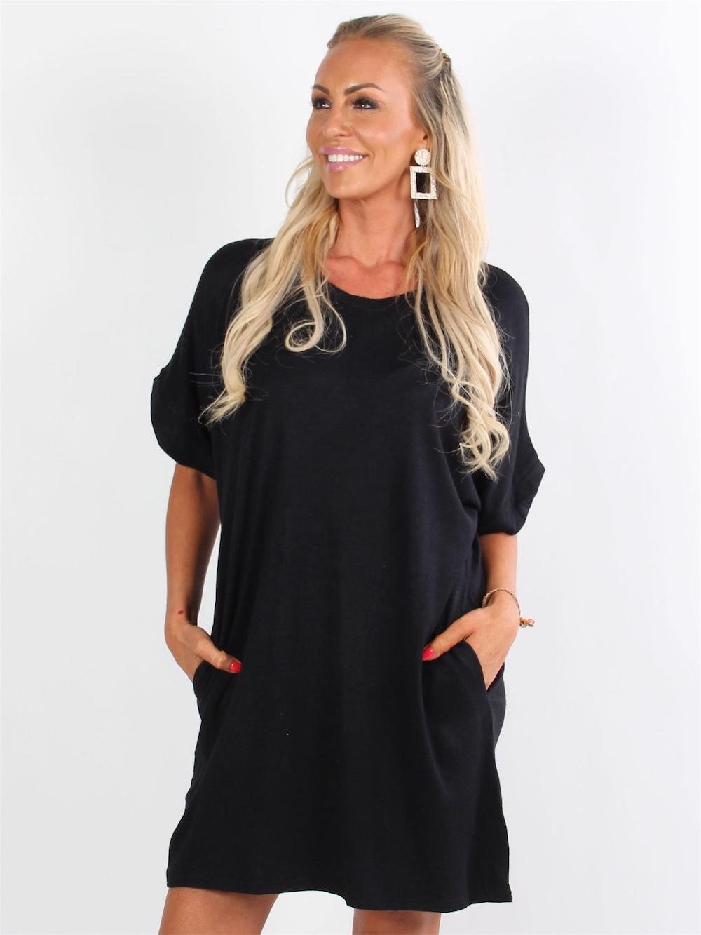 Casilda - Svart oversized t-shirt klänning i mjukt tyg