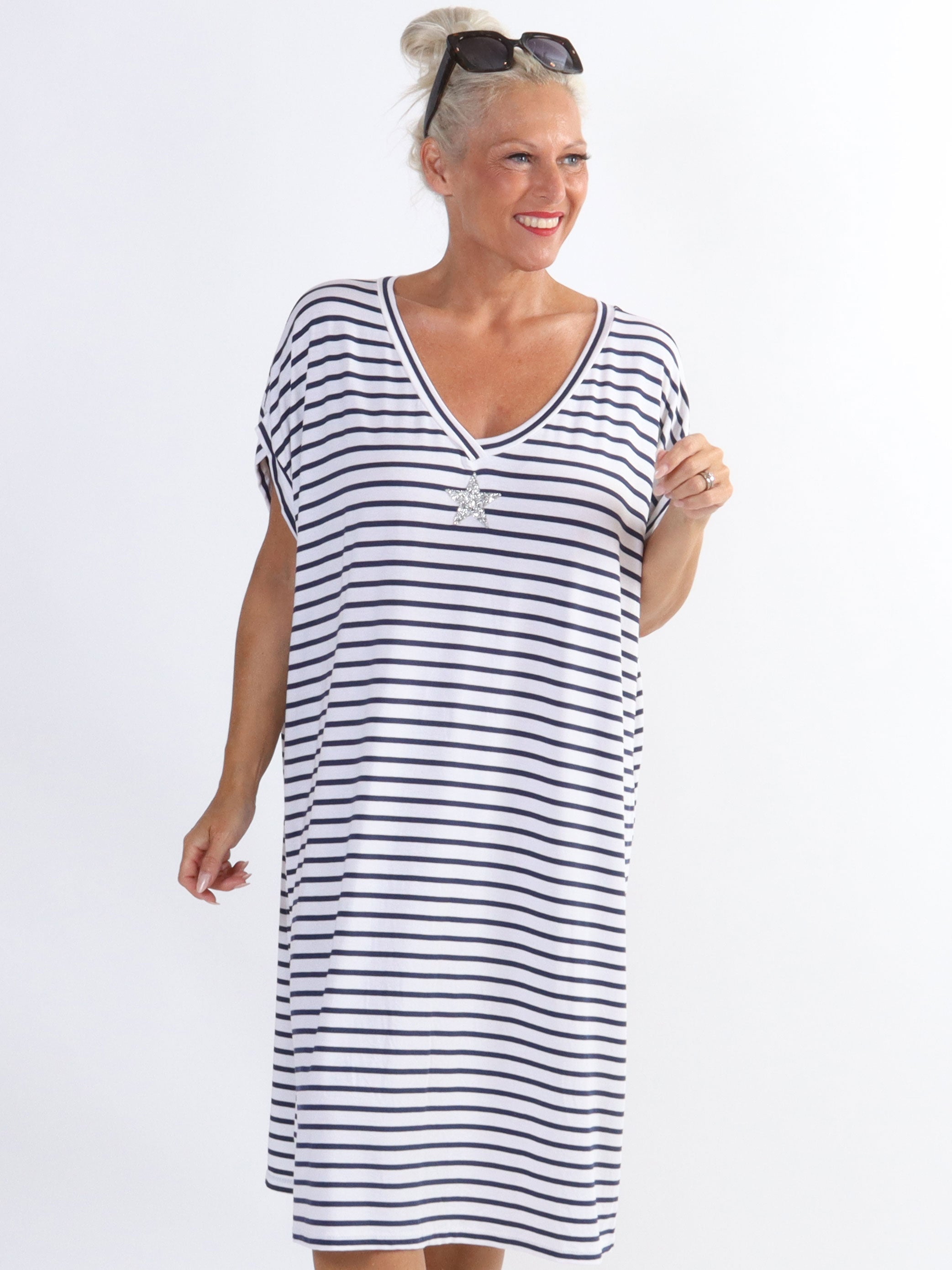 Cath - T-shirtklänning i viskos med silverstjärna i plusstorlek - Green