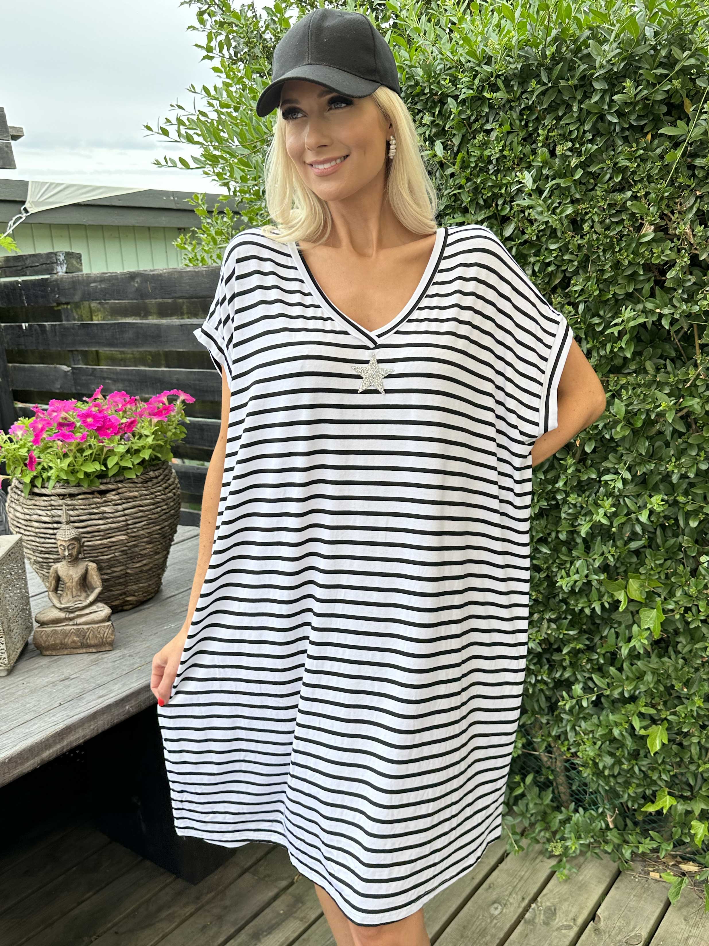 Cath - Söt t-shirtklänning i viskos med silverstjärna