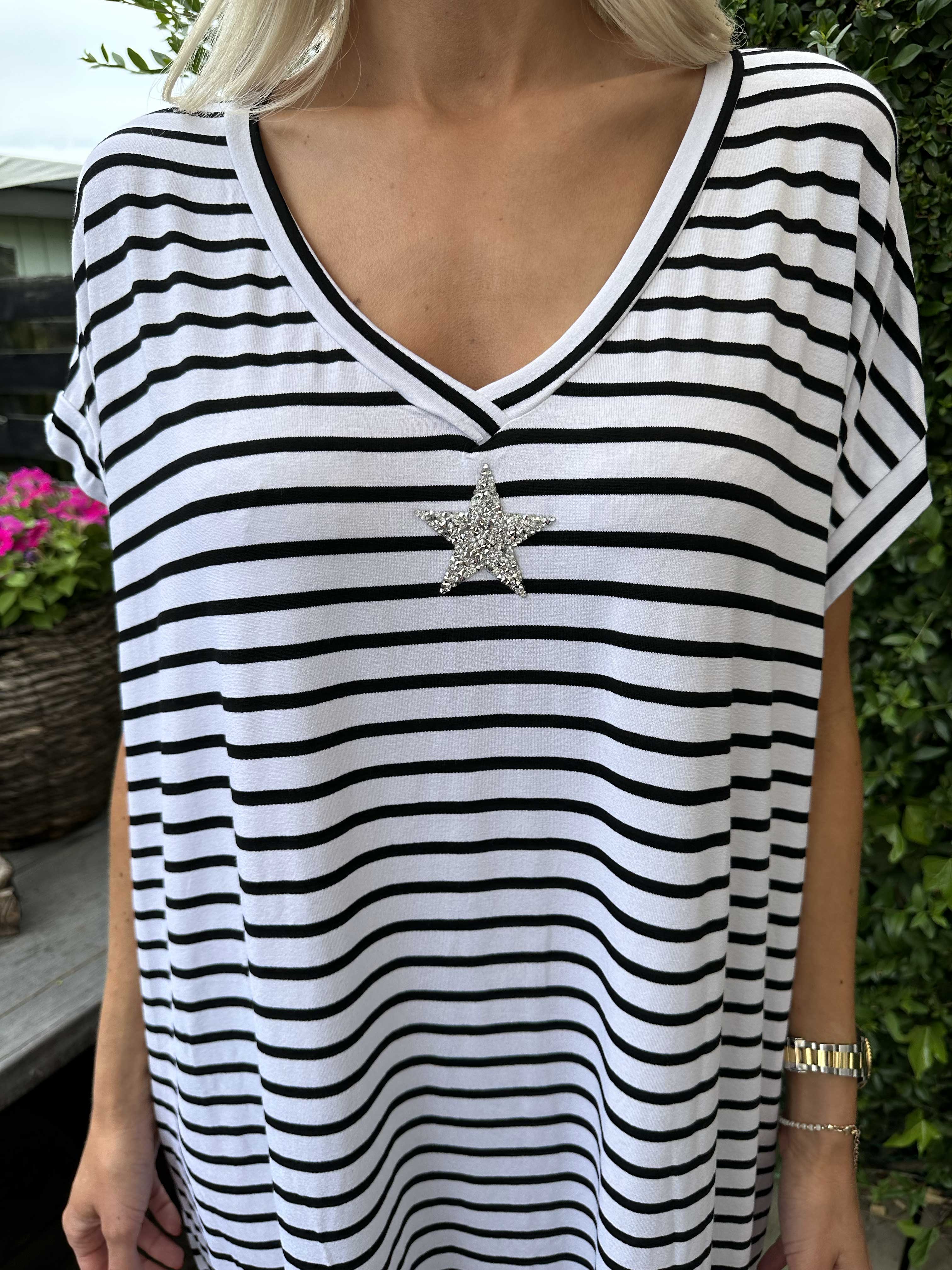 Cath - Söt t-shirtklänning i viskos med silverstjärna