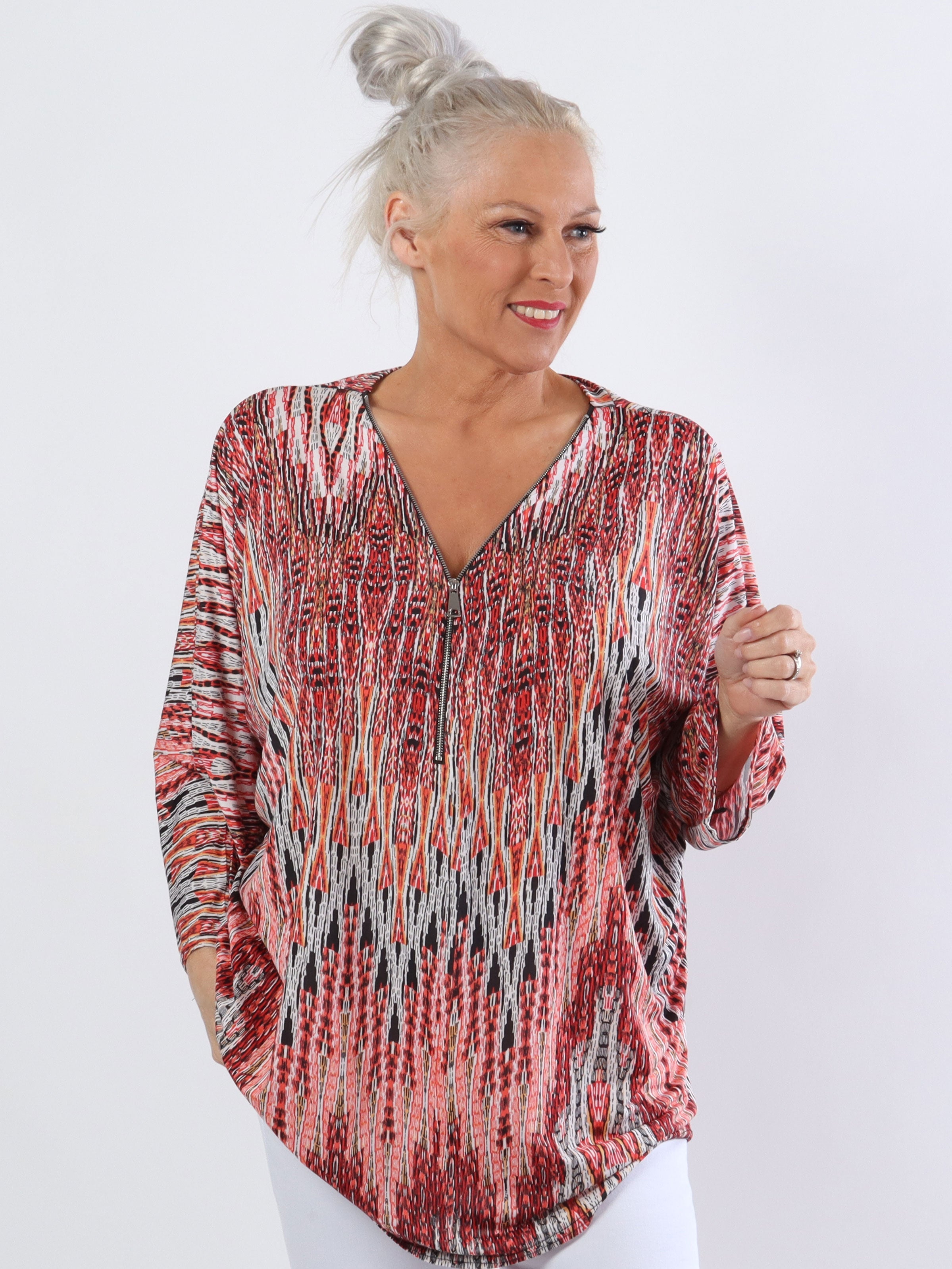 Celia Stripe - Söt plus size tunika i elastiskt tyg med dragkedja