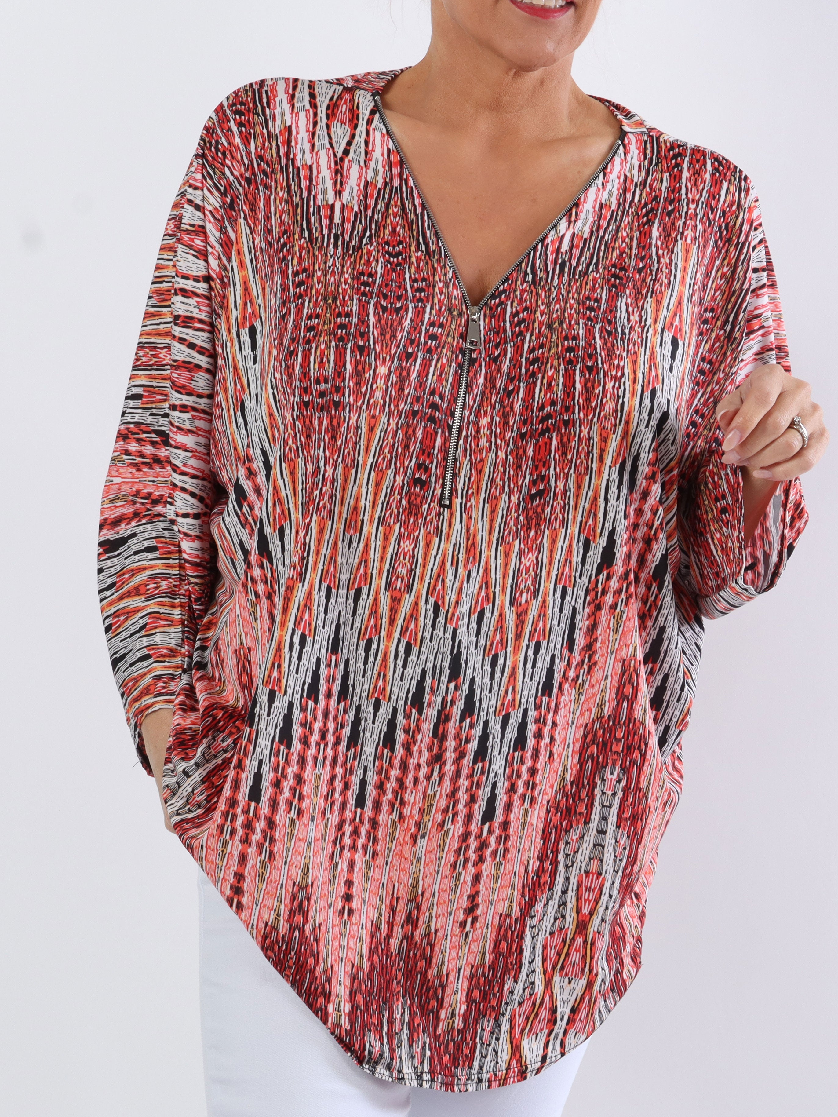 Celia Stripe - Söt plus size tunika i elastiskt tyg med dragkedja